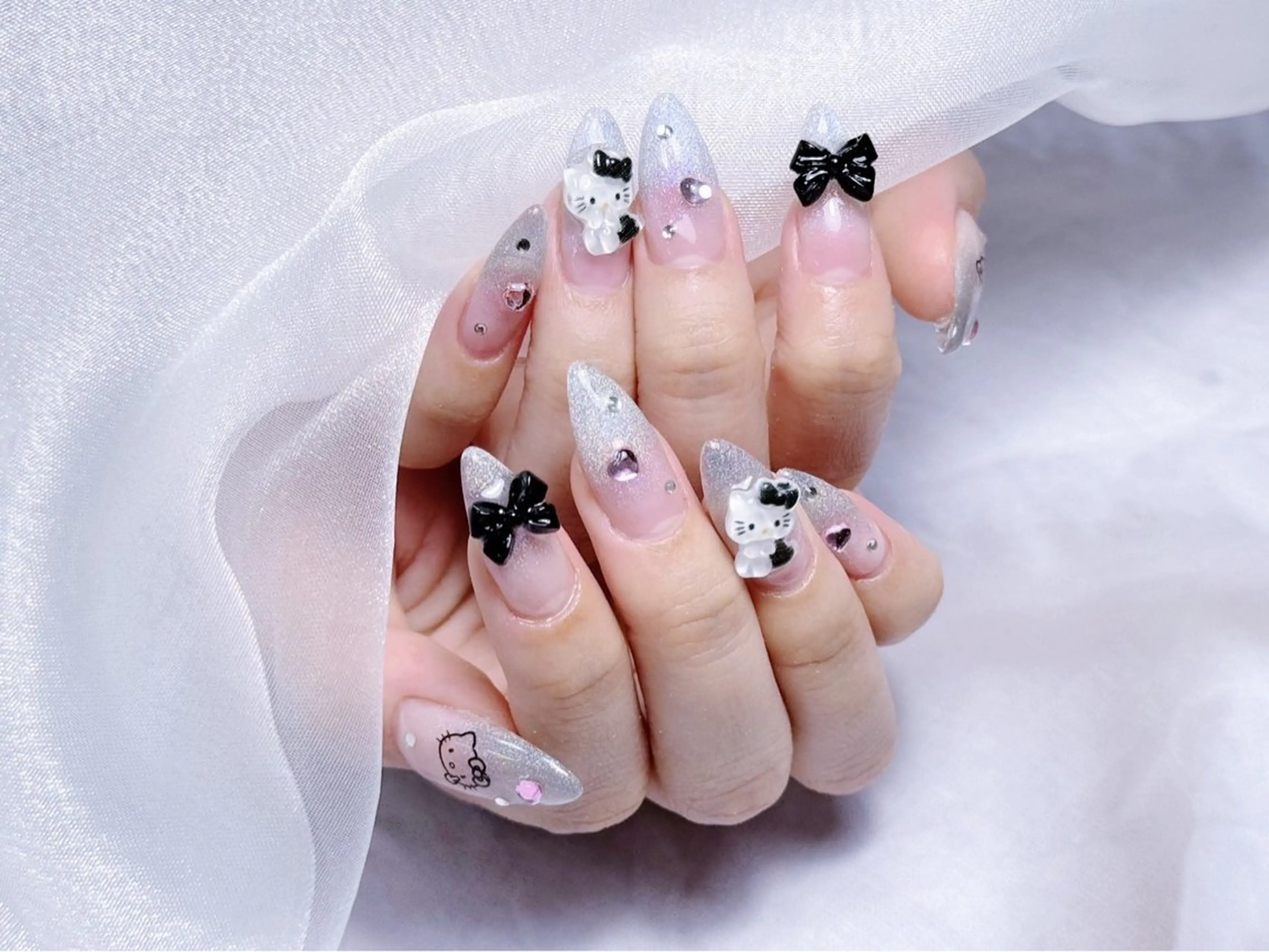 ネイル ハンドネイル ☁️Yun nail KiKi☁️のネイルデザイン