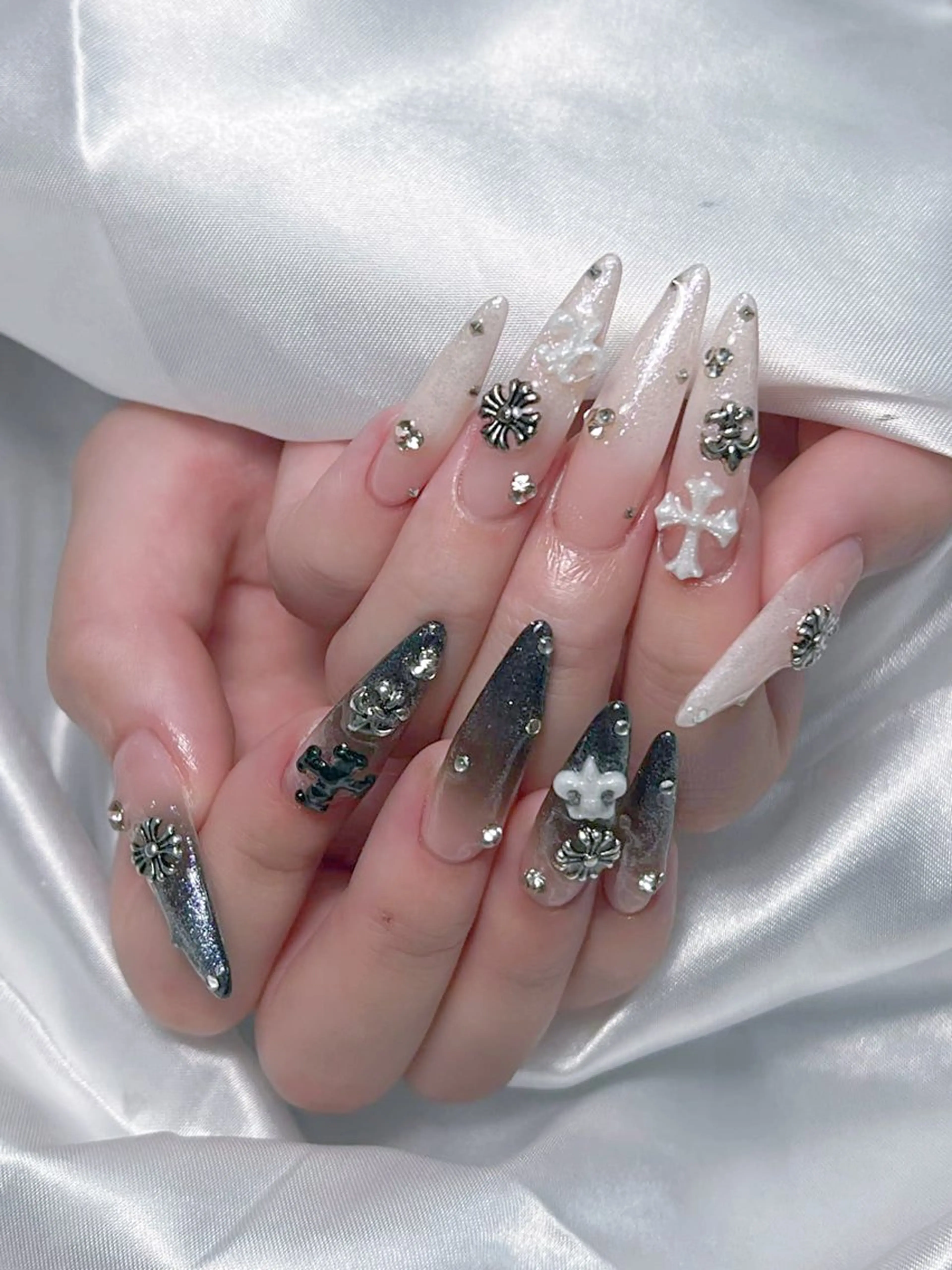 ネイル ハンドネイル LEELA NAIL STUDIO所属・LEELA NAIL STUDIOのネイルデザイン