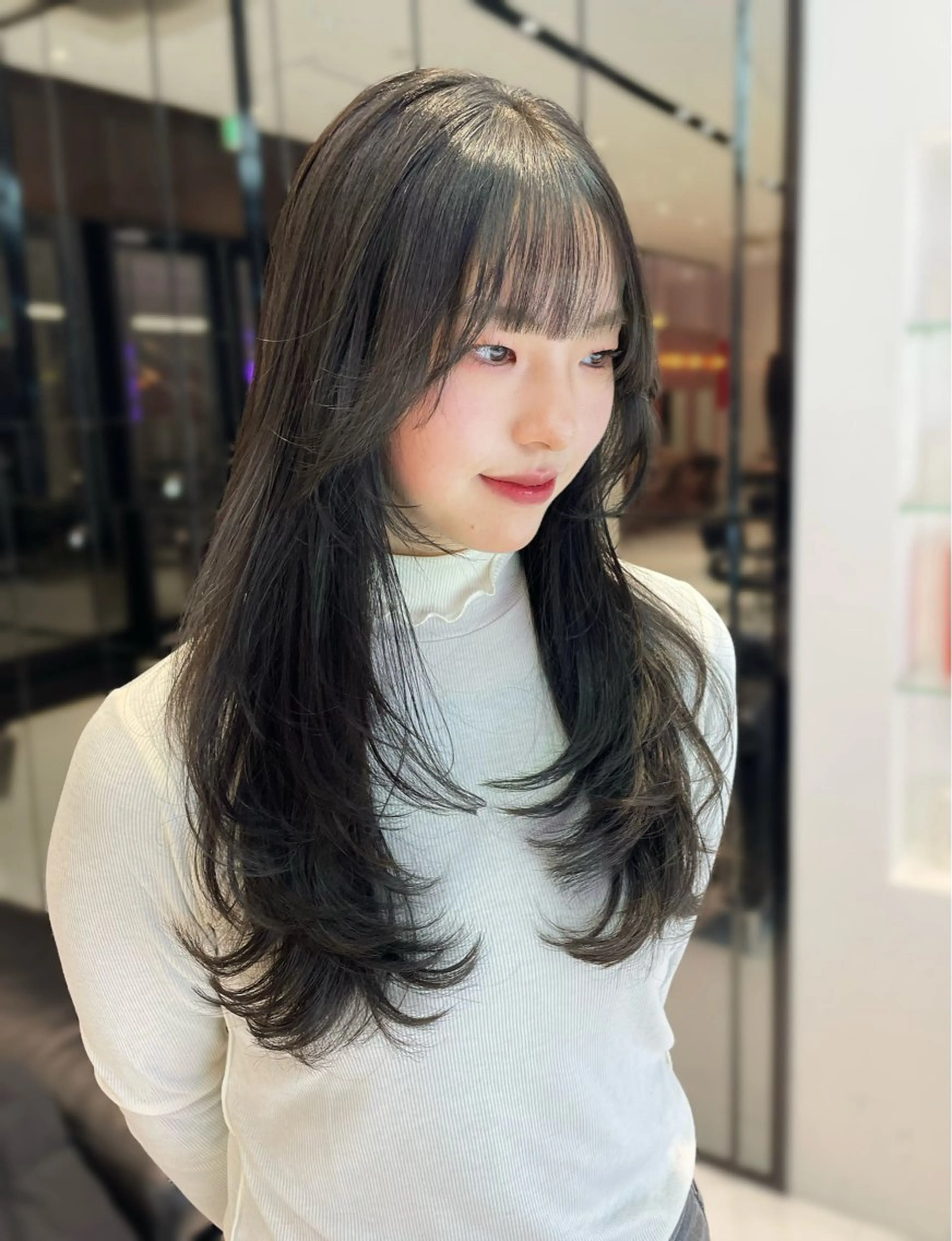 ロング カラー グレージュ オリーブグレージュ オリーブグレー レイヤーカット カット ヘアカラー トリートメント keen 吉祥寺所属・【韓国❤️海外ヘア】 AYAKAのヘアスタイル