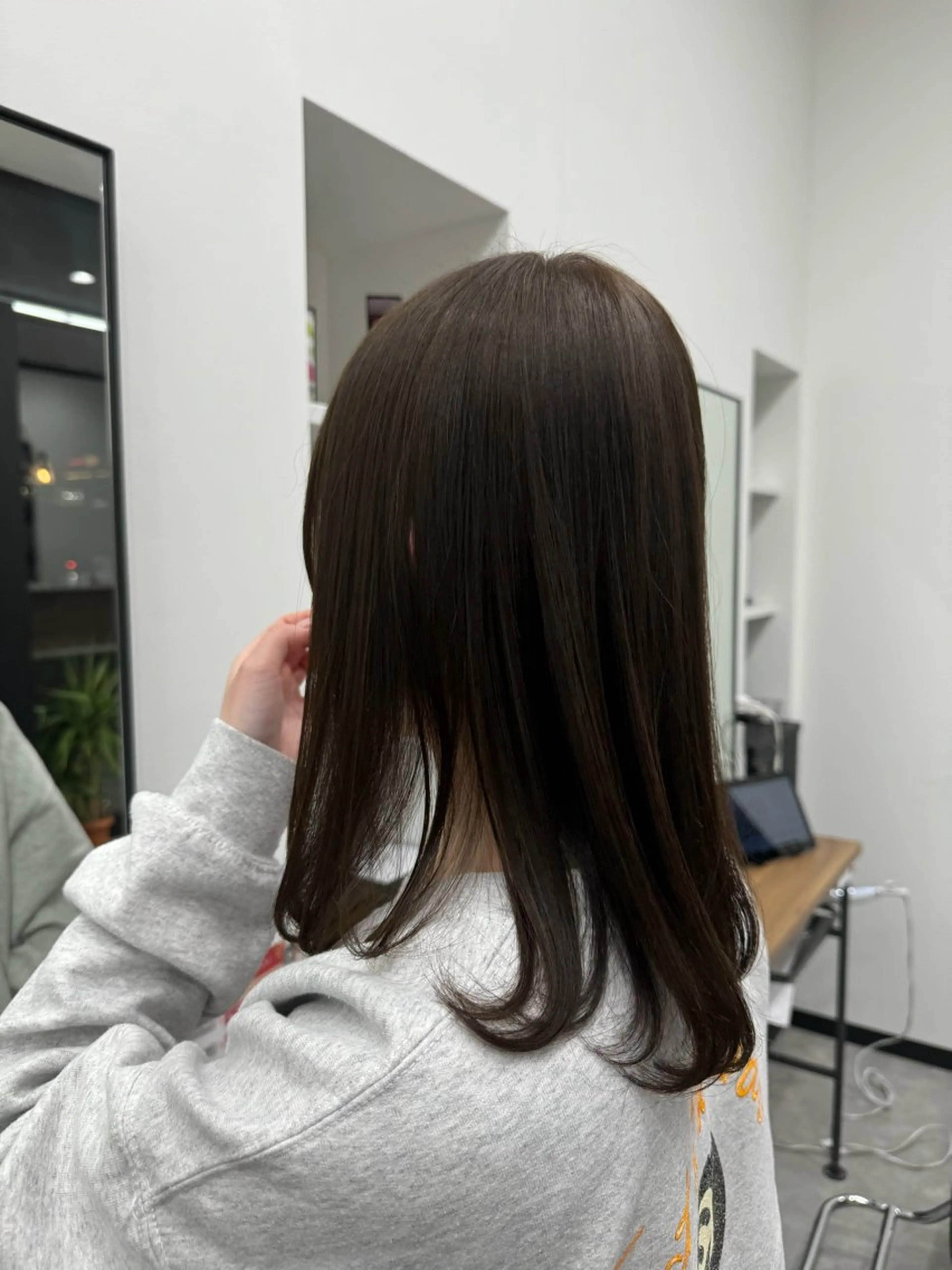 ミディアム カラー 𝘀𝗮𝗲/柏の葉 / パーマモデルのヘアスタイル