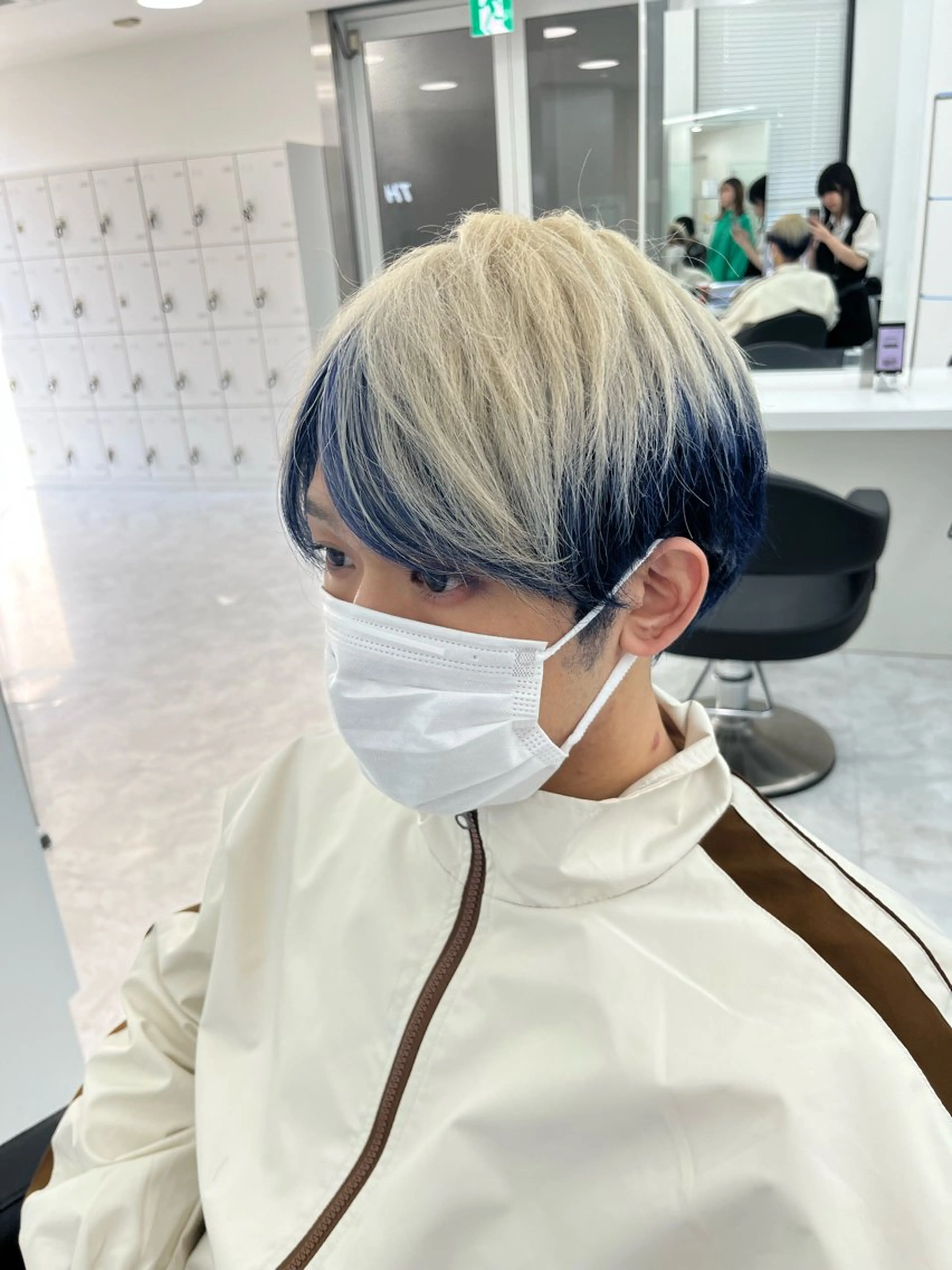 カラー メンズ 艶髪ハイトーン🫧 Kurehaのヘアスタイル