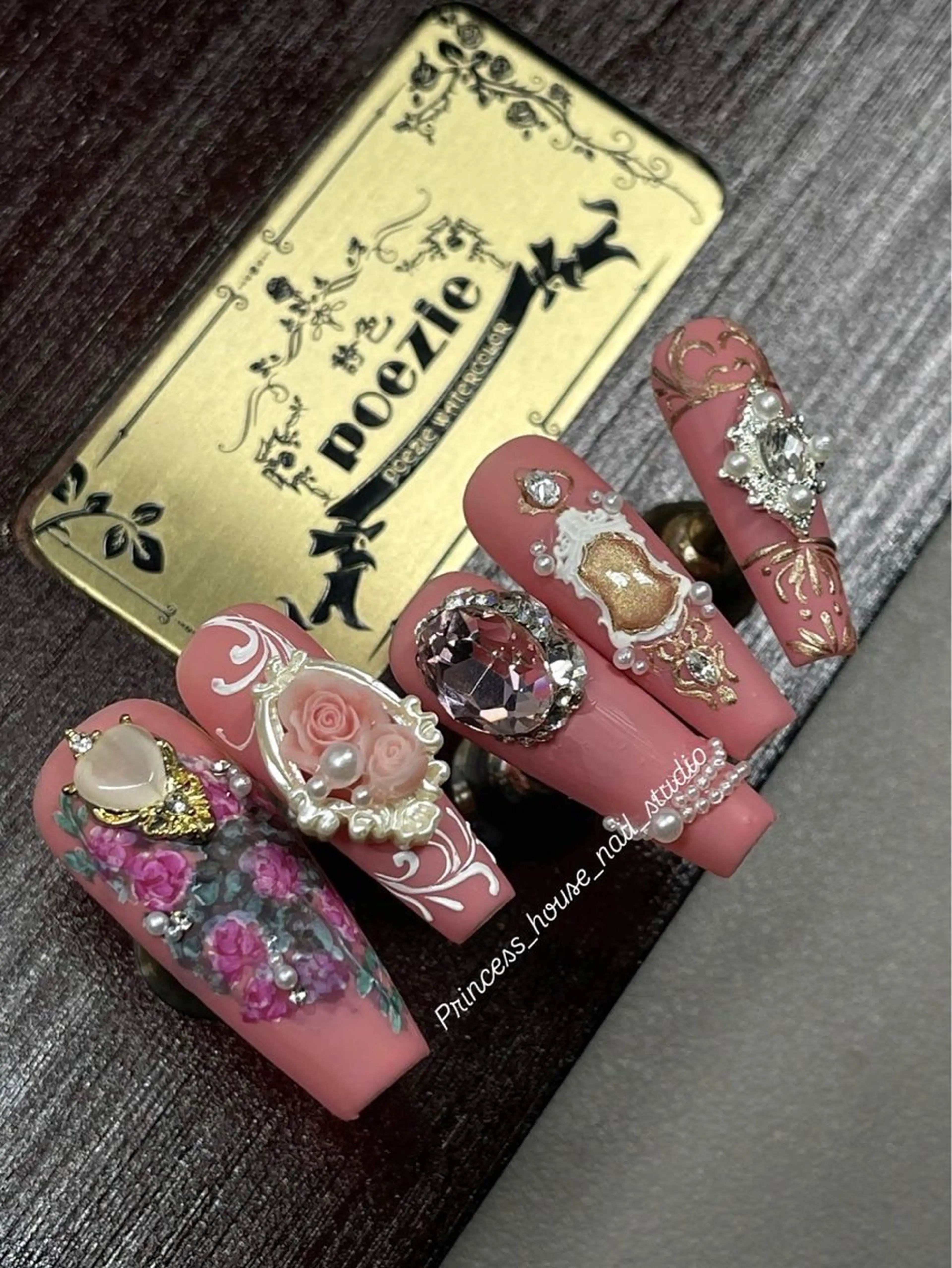 デザイン05 : ハンドネイルボックス: Romeo and Julietの写真