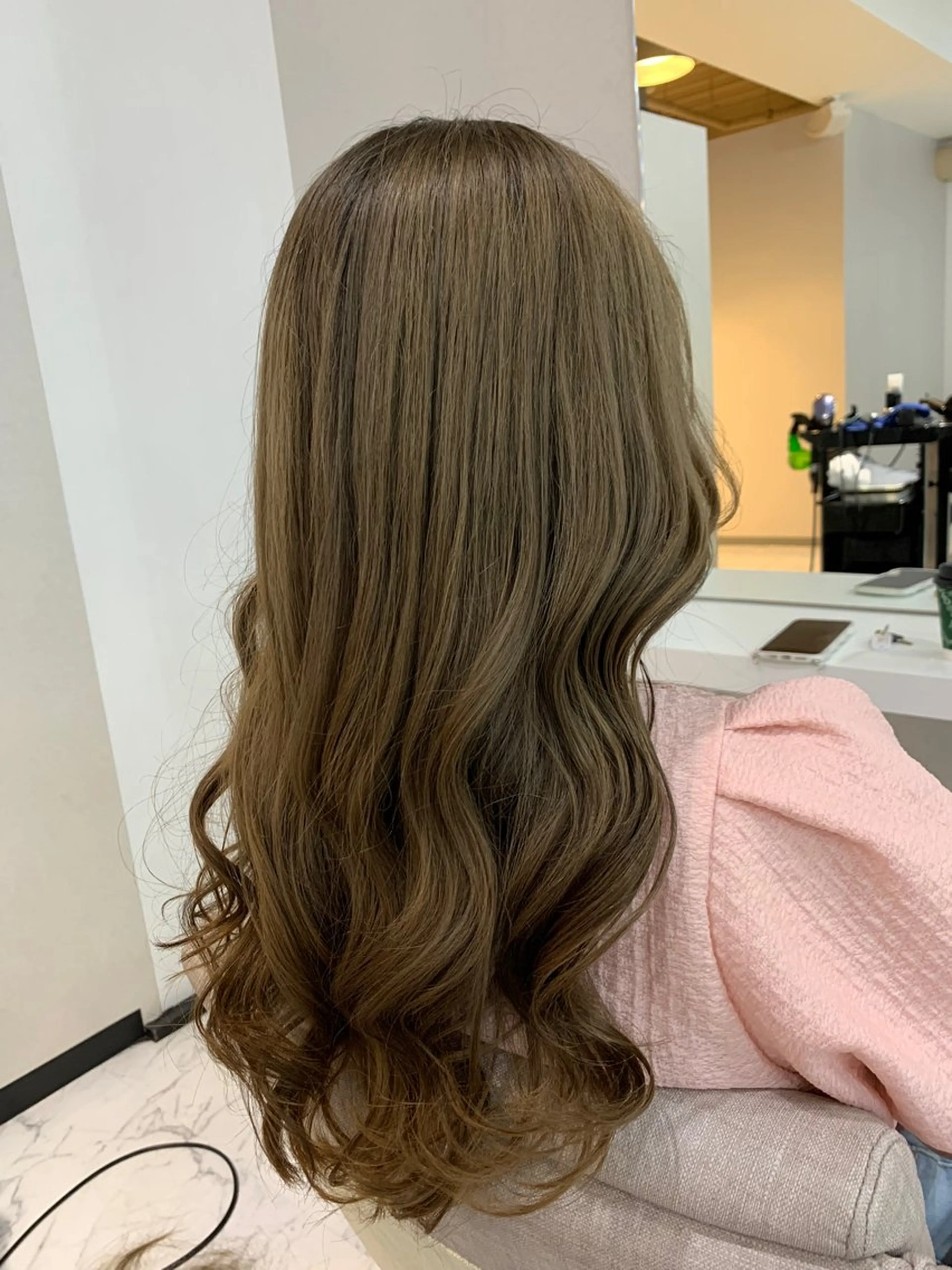 ロング カラー ベージュカラー ミルクティーベージュ 高橋 一樹のヘアスタイル