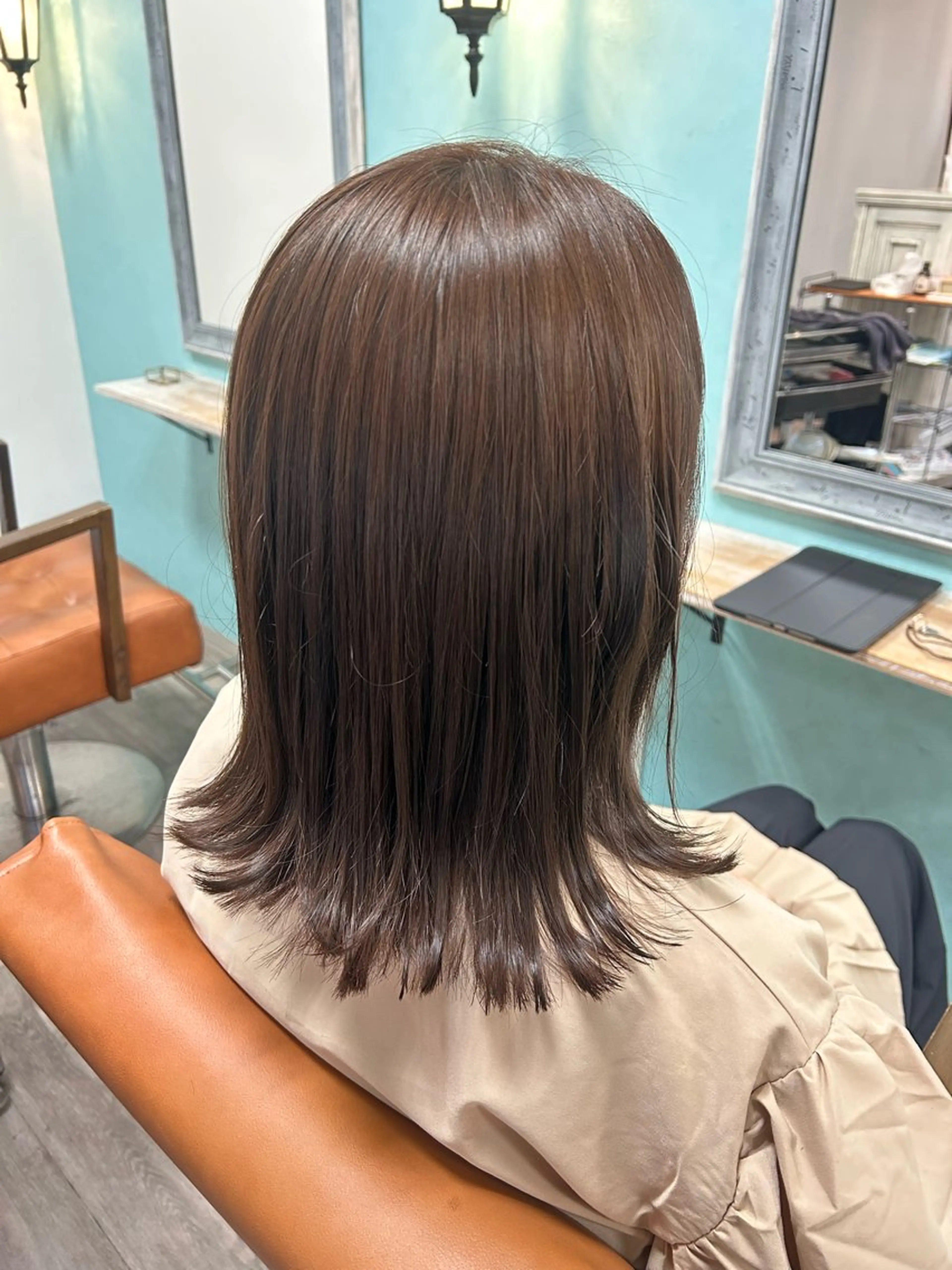 ミディアム アッシュ 外ハネヘア カット ヘアカラー トリートメント 7/30募集中！/ 金山/Aikaのヘアスタイル