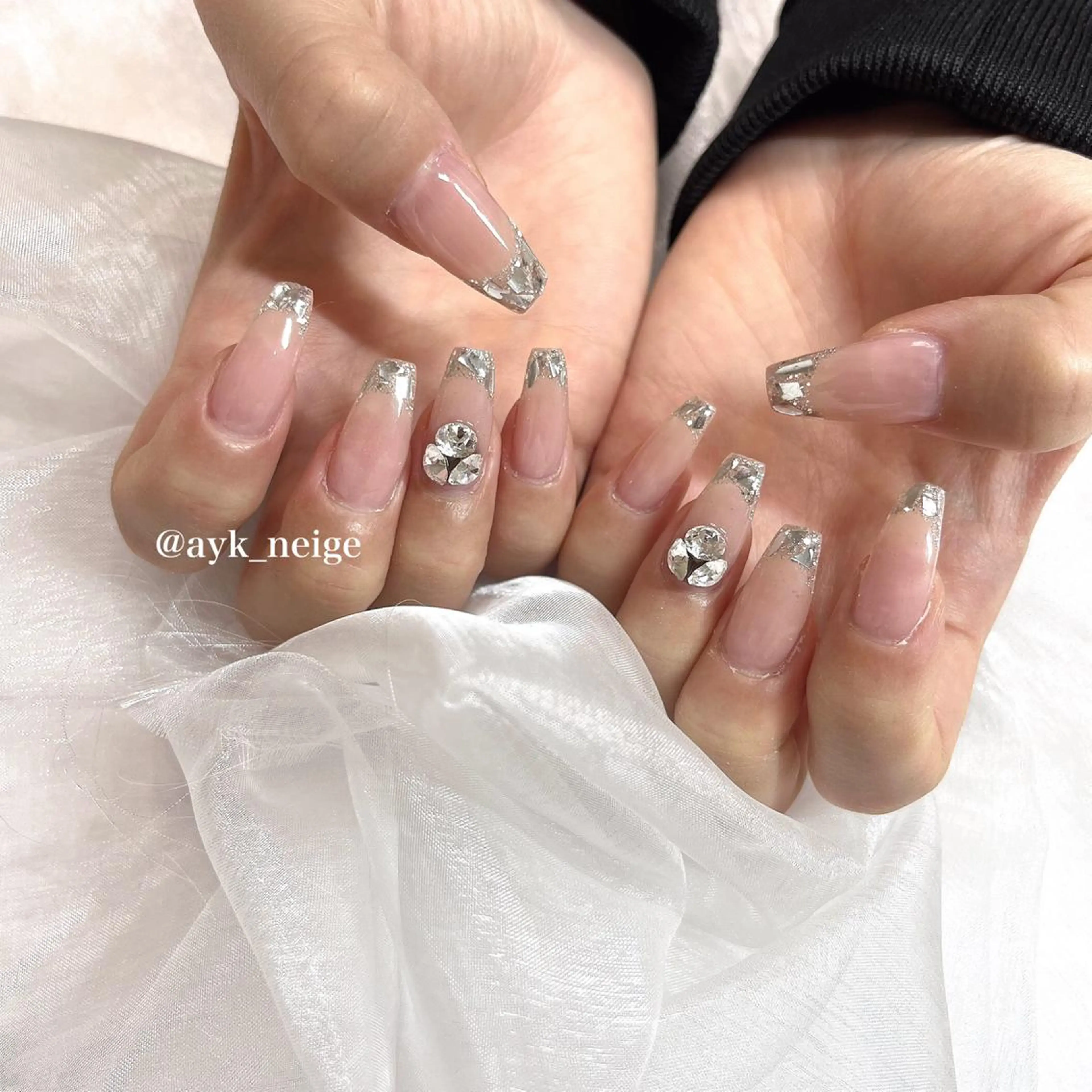 ネイル フットネイル フレンチネイル キラキラネイル 韓国ネイル リボン n'eige nail所属・大谷 綾香のネイルデザイン