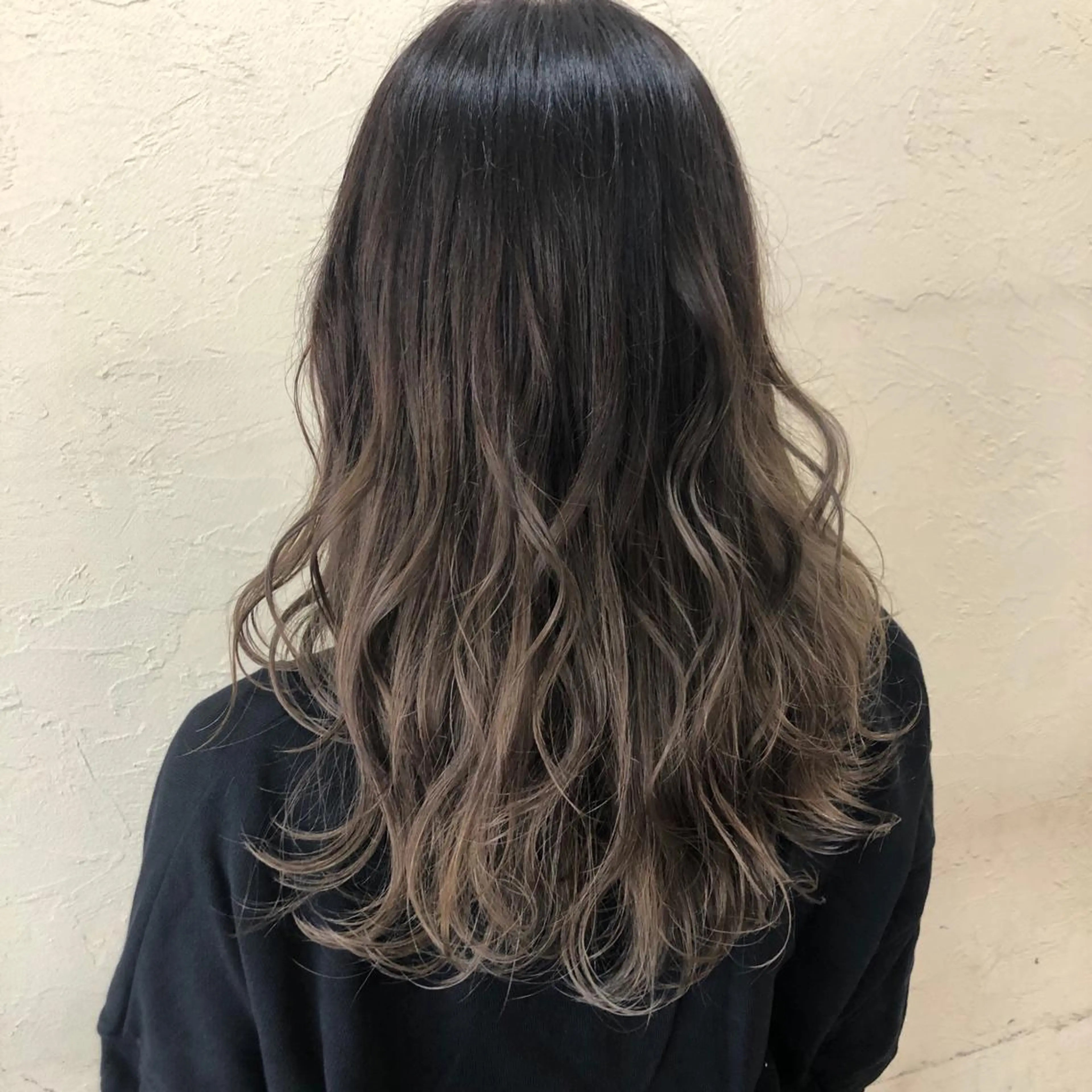 ロング カラー ベージュカラー グラデーションカラー ヘアカラー トリートメント ENIF ヤマグチアツコのヘアスタイル