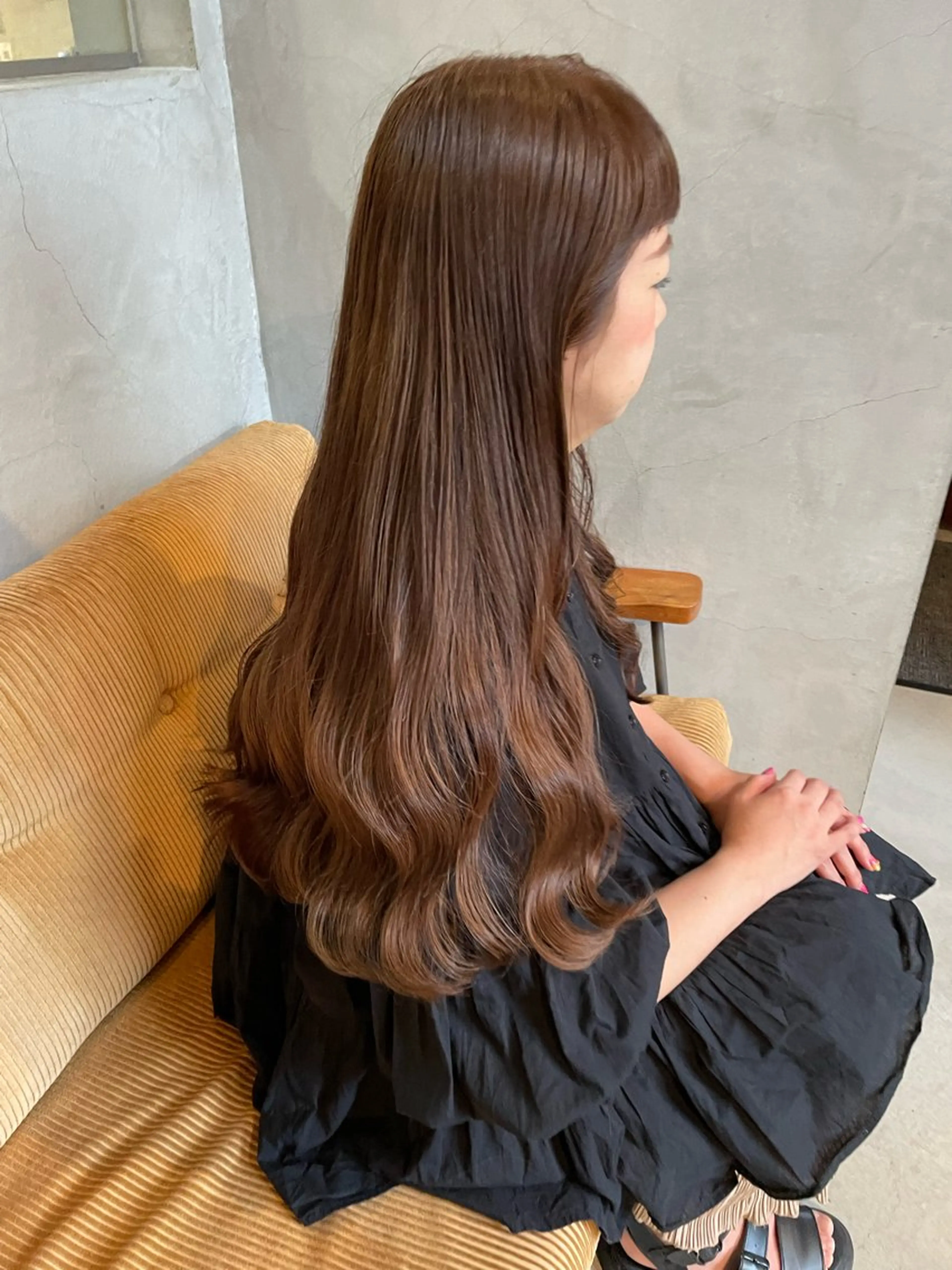 ロング カラー ベージュカラー ブリーチ ケアカラー 透明感カラー ブリーチなしカラー 石田 まいやのヘアスタイル