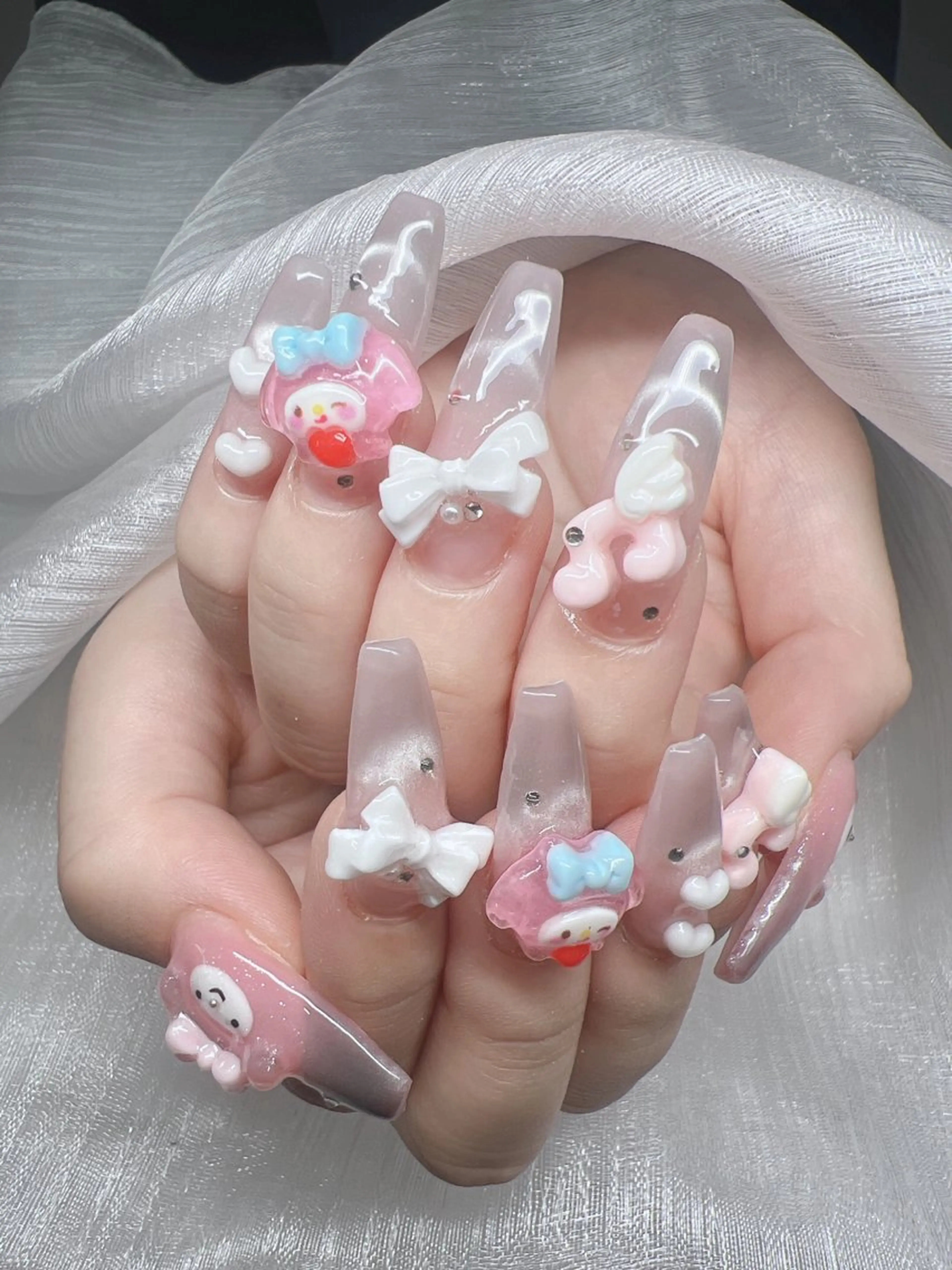 ネイル 長さ出し グラデーション キラキラネイル マグネットネイル ニュアンスネイル ハンドネイル Lee Ainのネイルデザイン