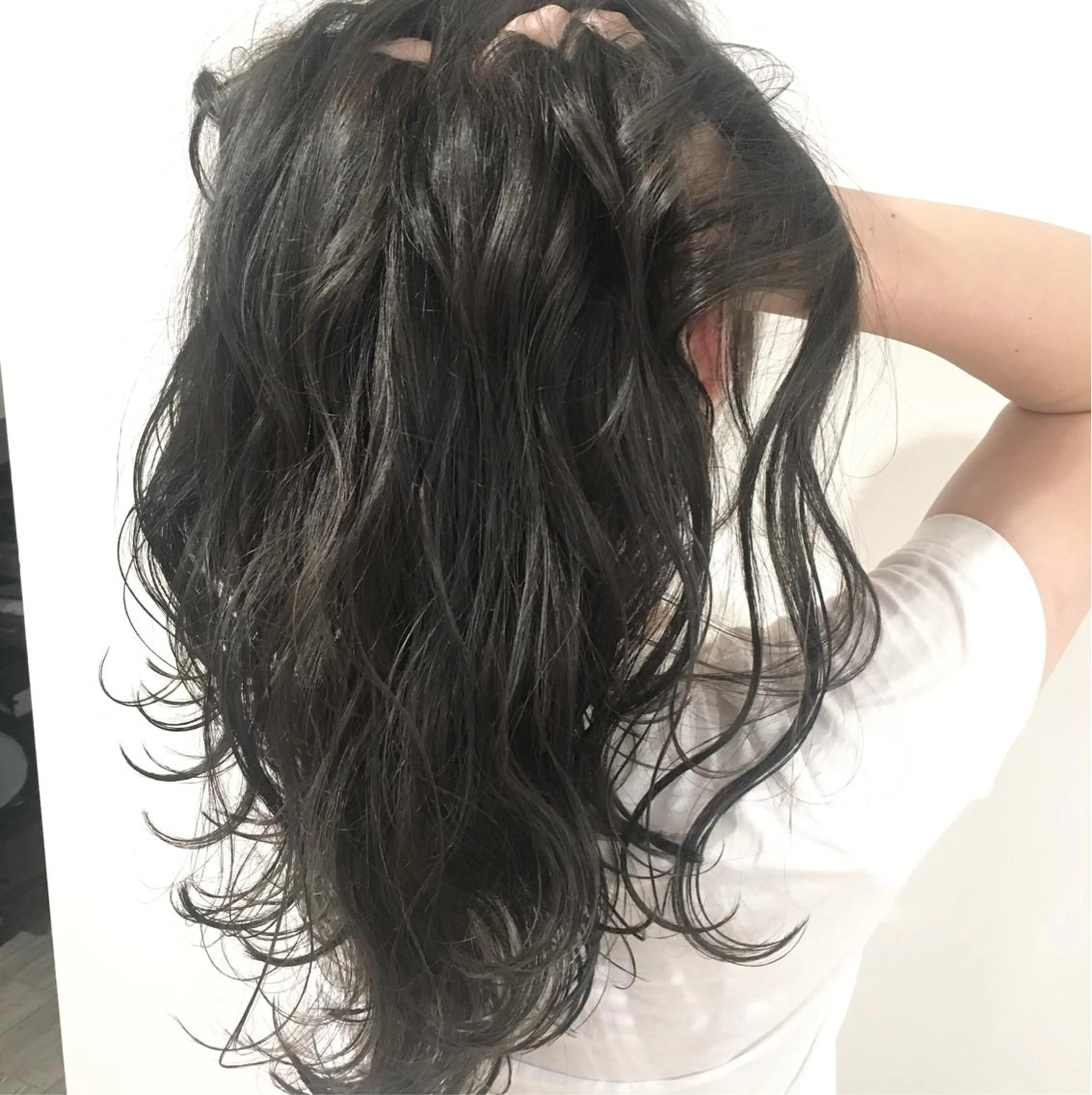 ロング タカハシ ユウキのヘアスタイル