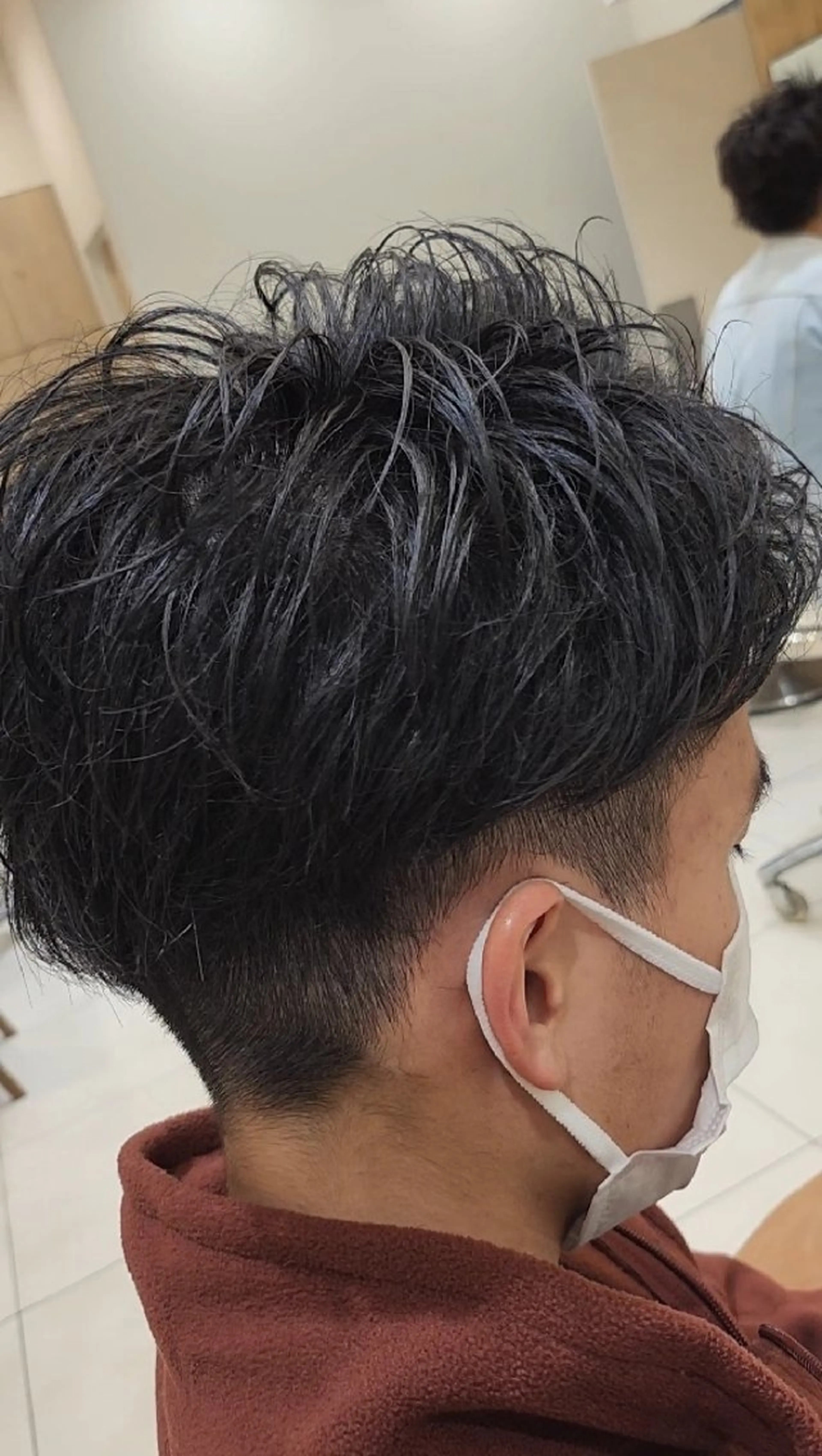 メンズ “垢抜けパーマヘア” 佐藤ジルのヘアスタイル