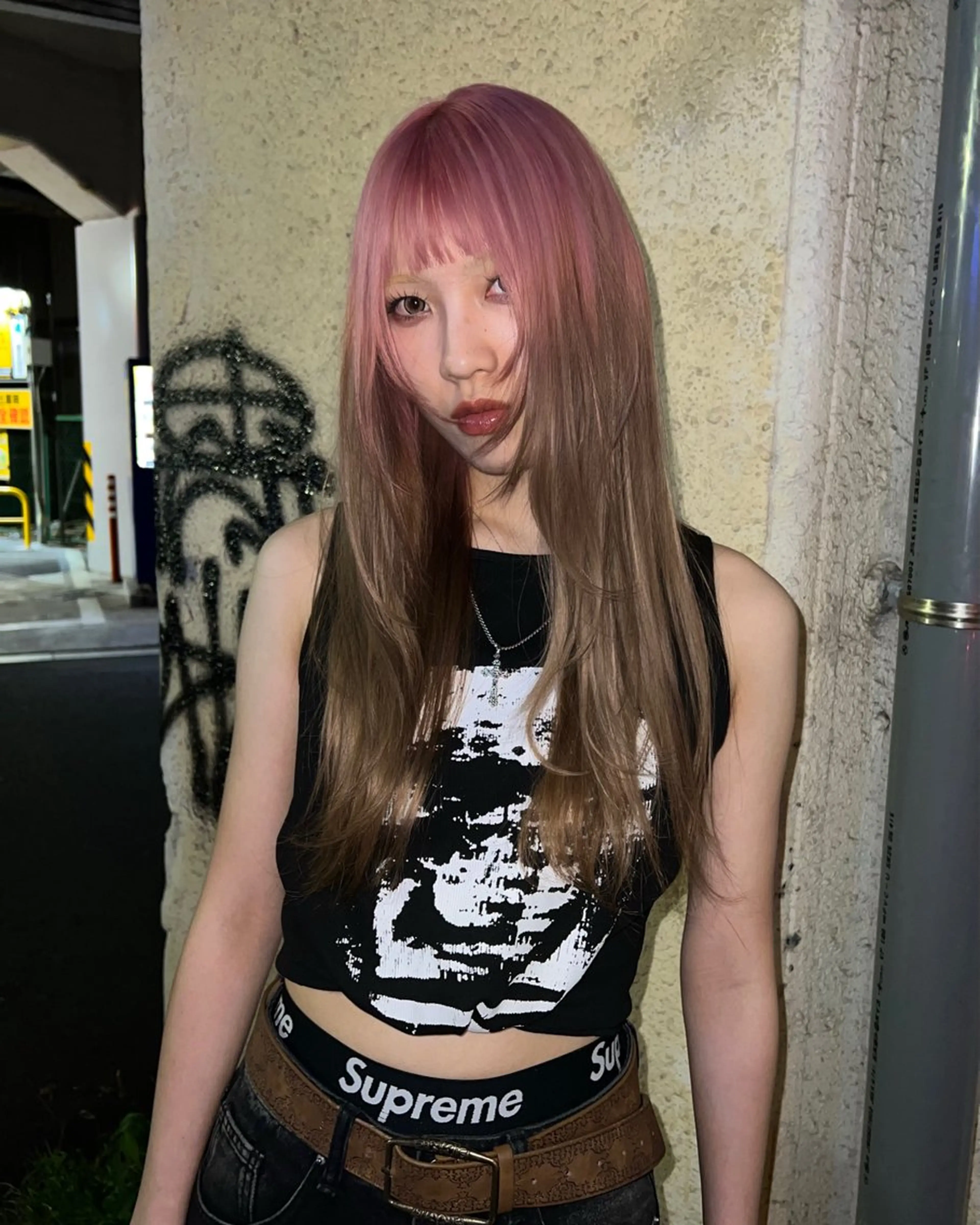 ロング カット ヘアカラー 室屋 鈴音のヘアスタイル