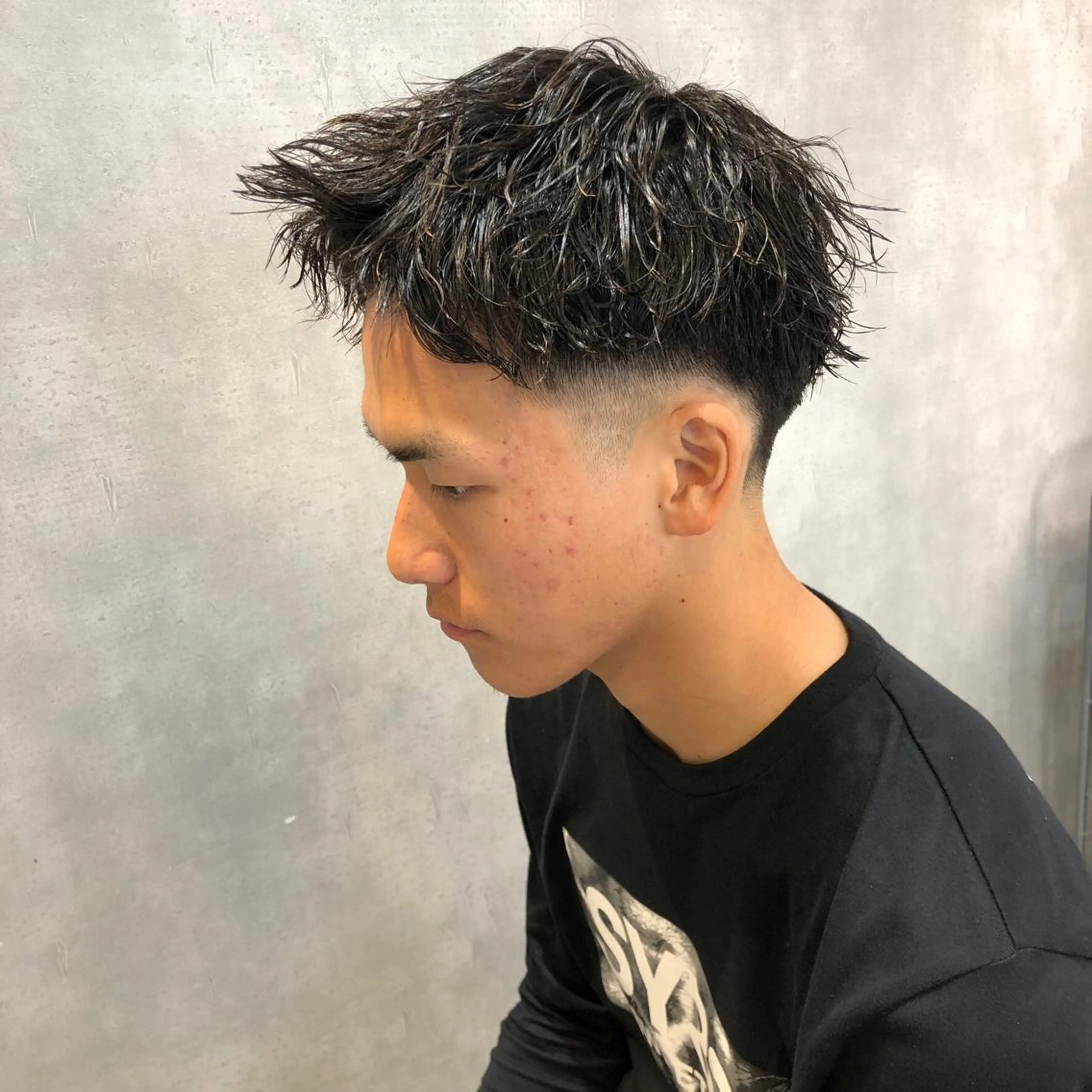 ショート メンズ フェードカット メンズパーマ メンズツイストパーマ ツイストパーマ カット パーマ chic　神田 幸也のヘアスタイル