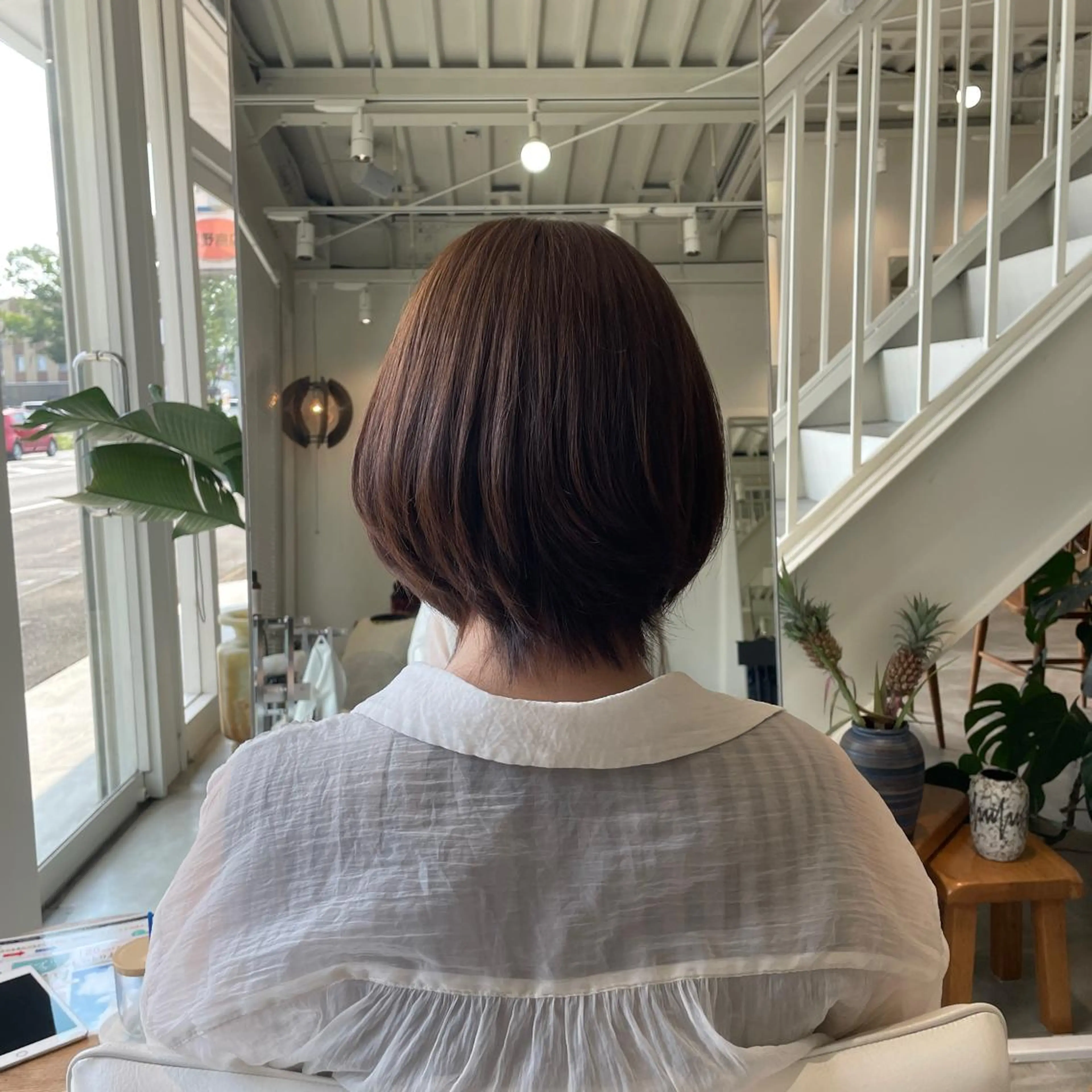 ショート カラー ブラウンカラー 峯崎 葵のヘアスタイル