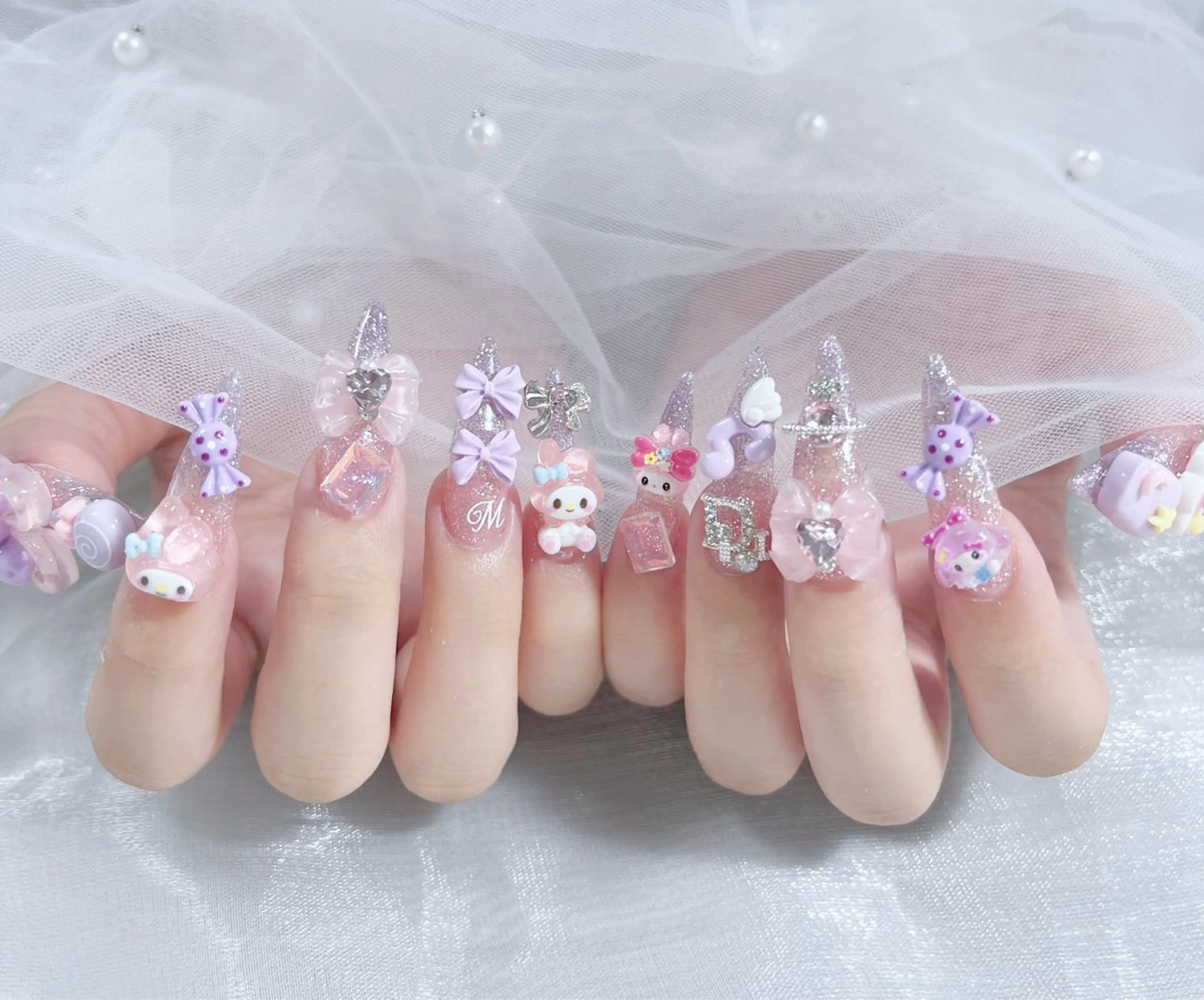ネイル オーロラネイル クリアネイル フラッシュネイル ジェルネイル グラデーション ハンドネイル Amee Nailsalonのネイルデザイン