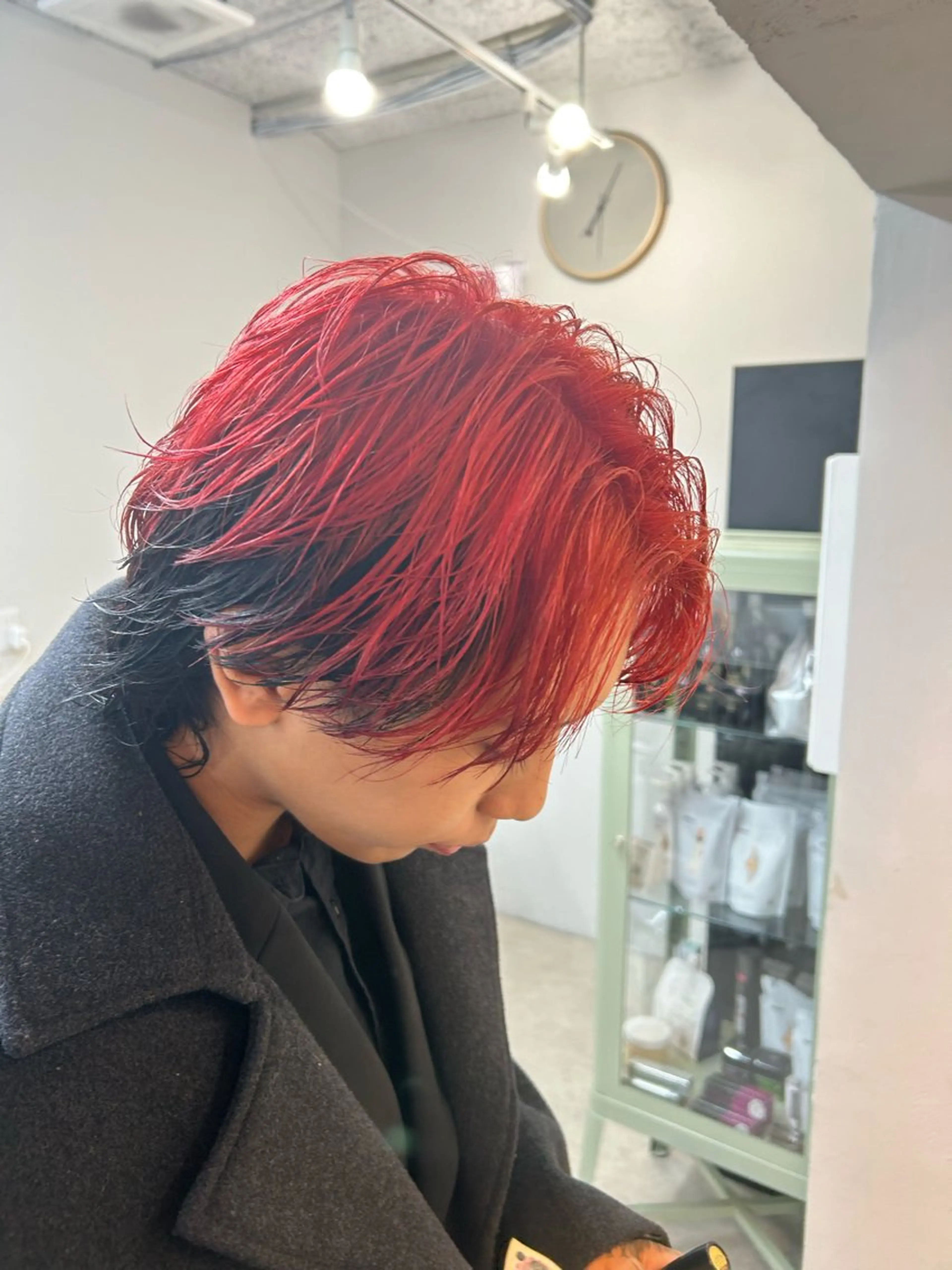 ミディアム カラー メンズ メンズブリーチ メンズハイトーン メンズウルフカット ブリーチ デザインカラー カット ヘアカラー sunc所属・レイヤーカット ワンホンヘアそうたのヘアスタイル