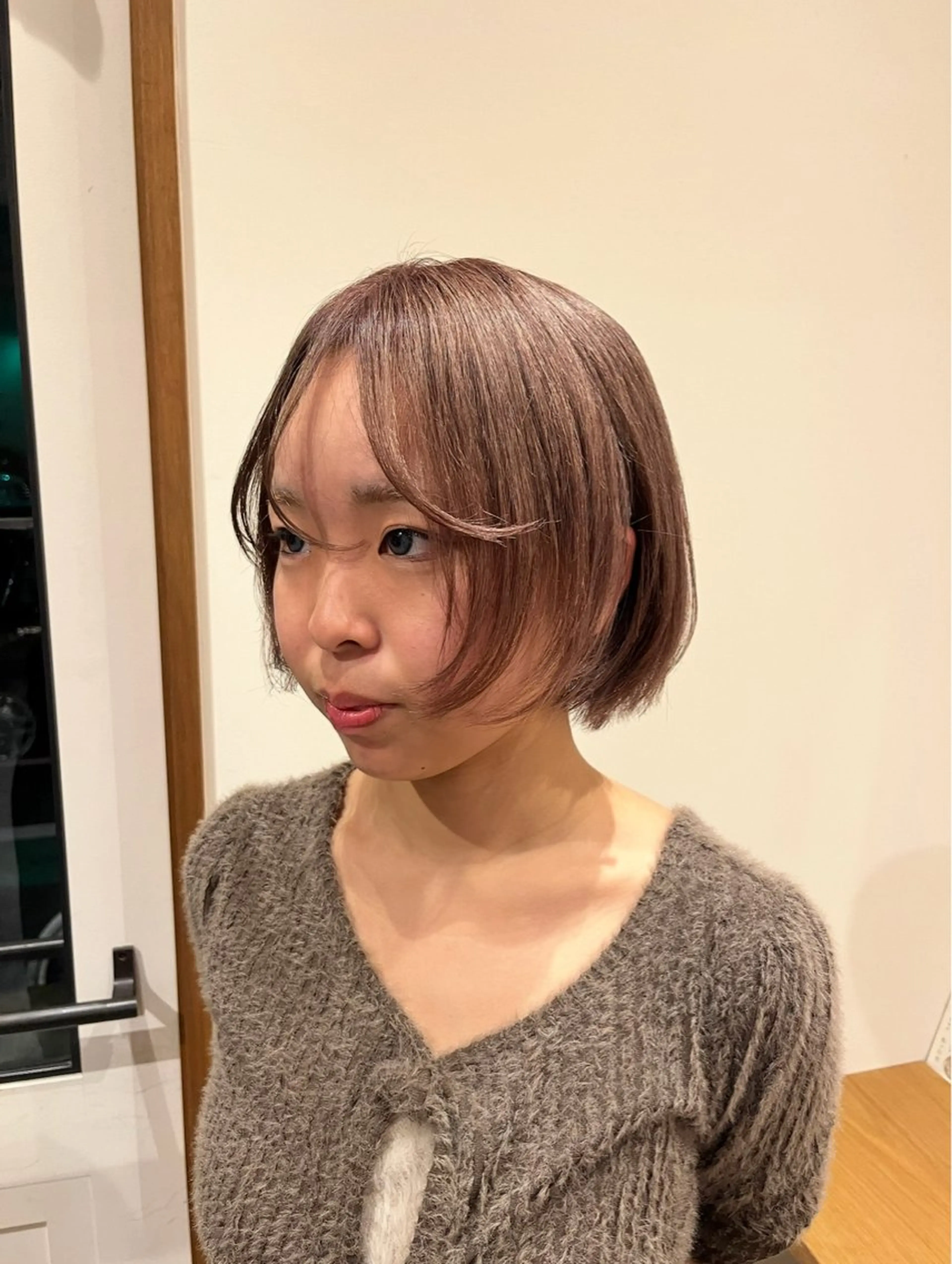 カラー ブリーチ 透明感カラー ラベンダーカラー ヘアカラー 高山 桃子のヘアスタイル