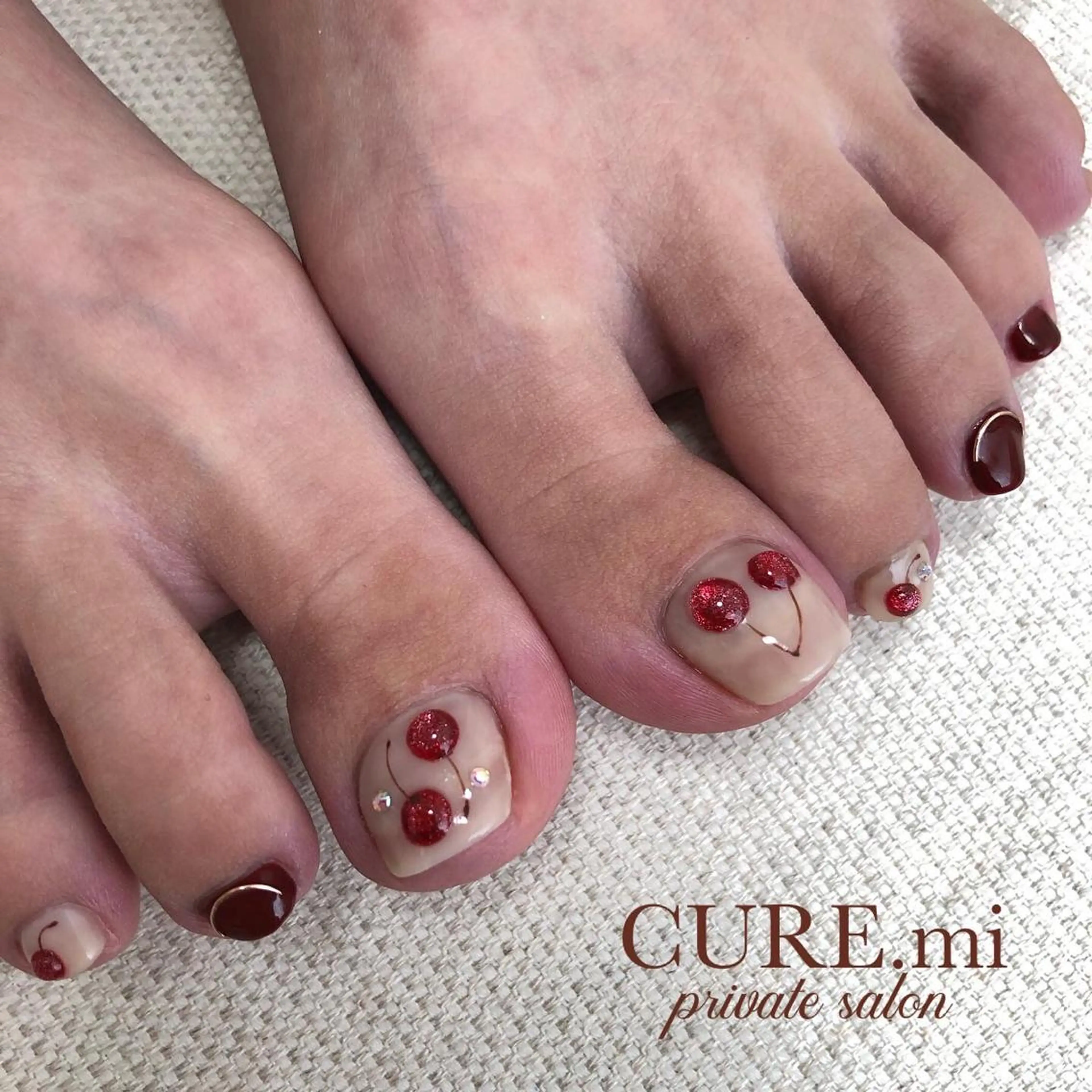 ネイル マグネットネイル 赤色 フットネイル 伊藤 美香のその他イメージ