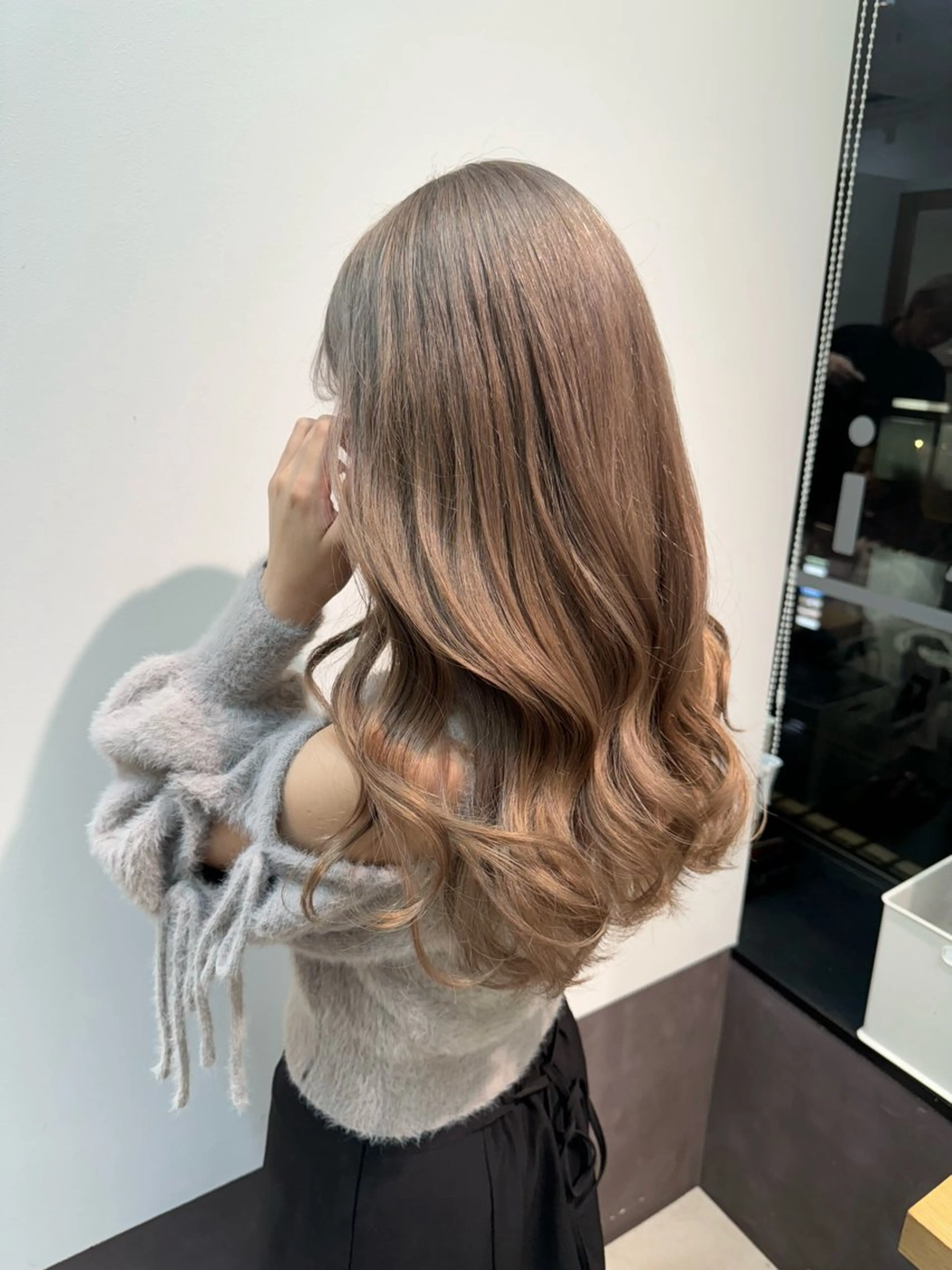 ミディアム サロウィン新宿三丁目East所属・💕冬モテ×上品色気 モテヘア💕山田航介のヘアスタイル