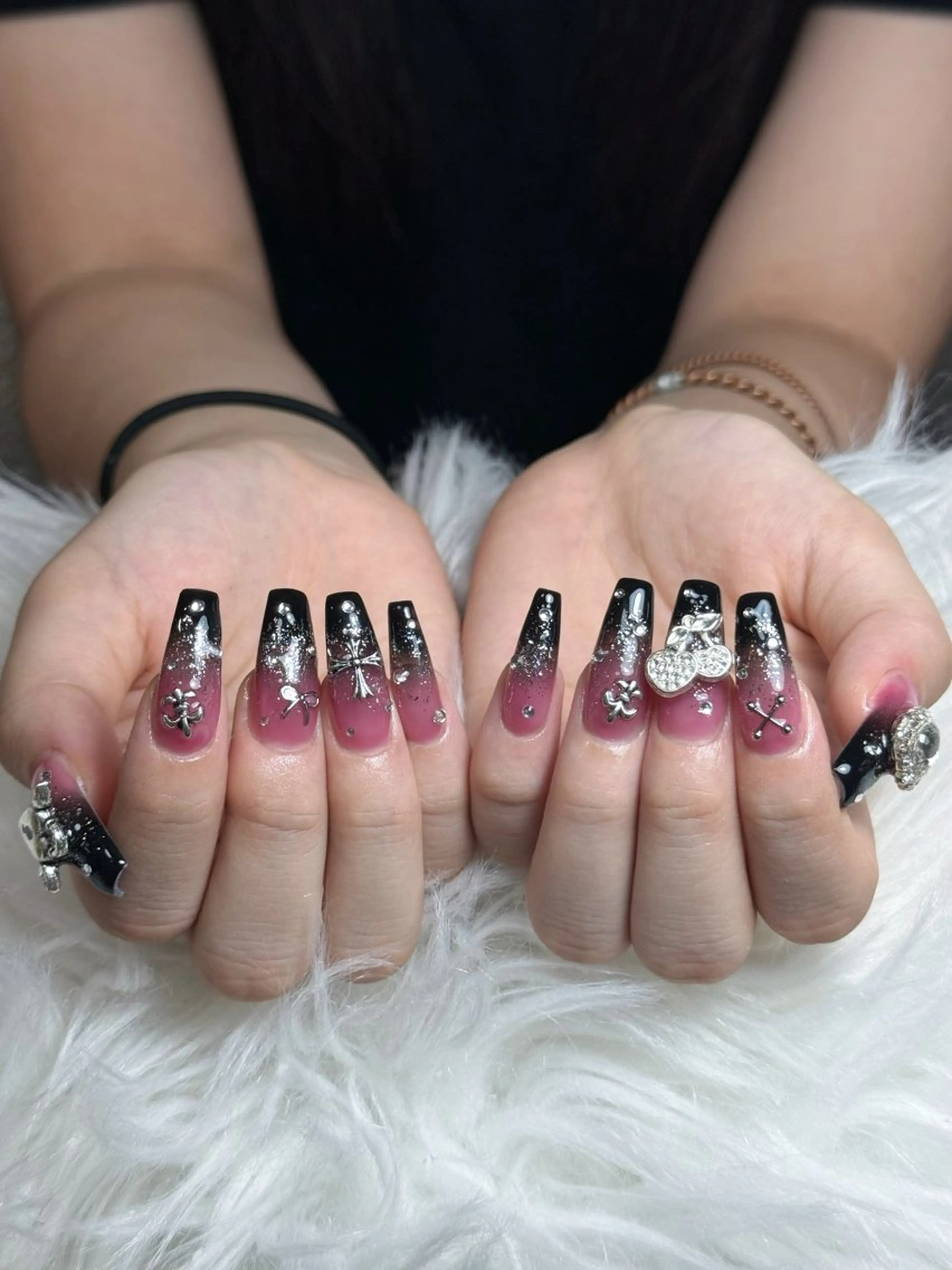 ネイル フレンチネイル ジェルネイル キラキラネイル 韓国ネイル マグネットネイル ハンドネイル Julli nail studio所属・Julli NailStudioのネイルデザイン