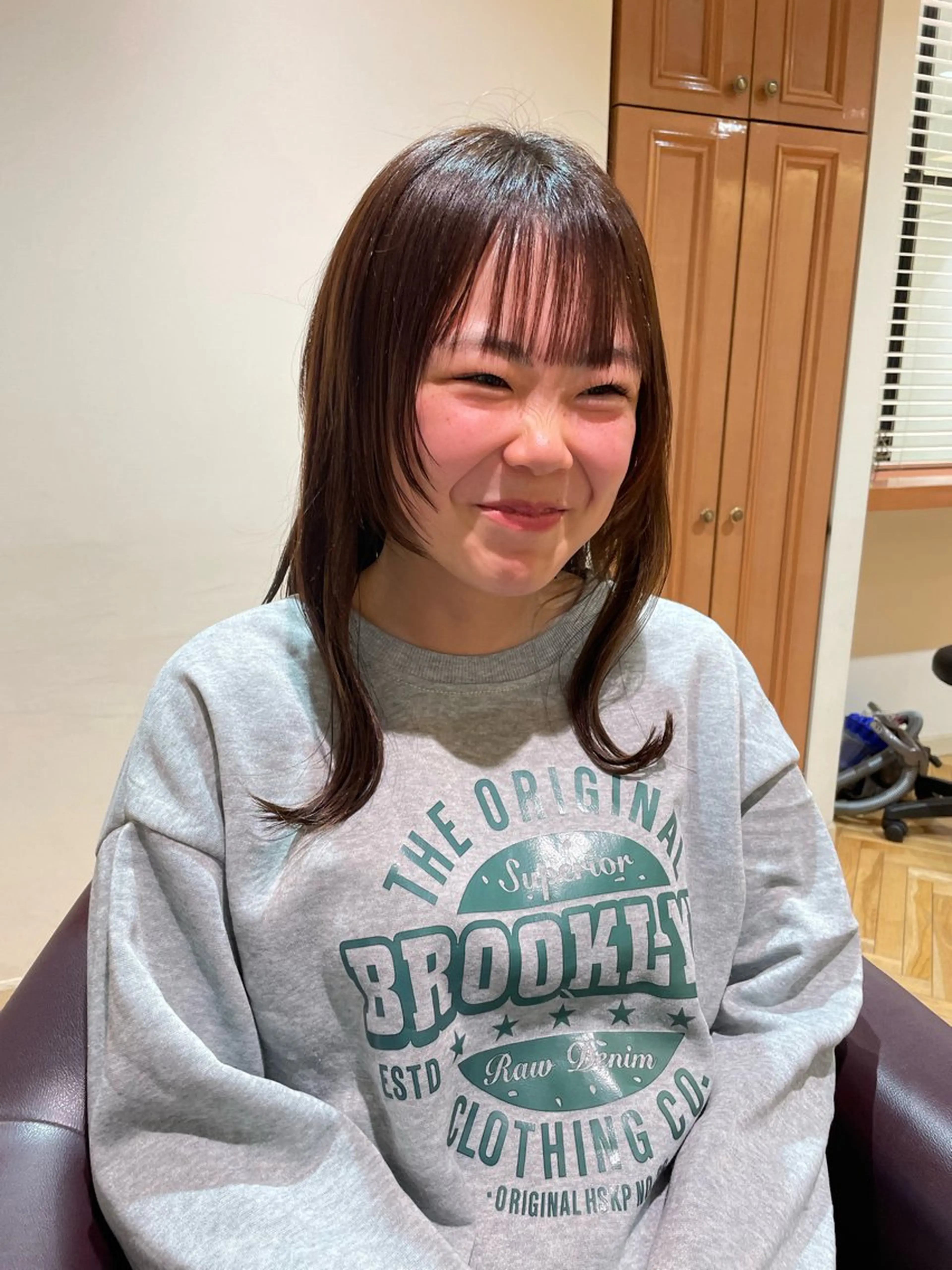 ロング 顔まわりレイヤー 顔周りカット レイヤーカット behive  駅前店所属・菊地 桃花のヘアスタイル