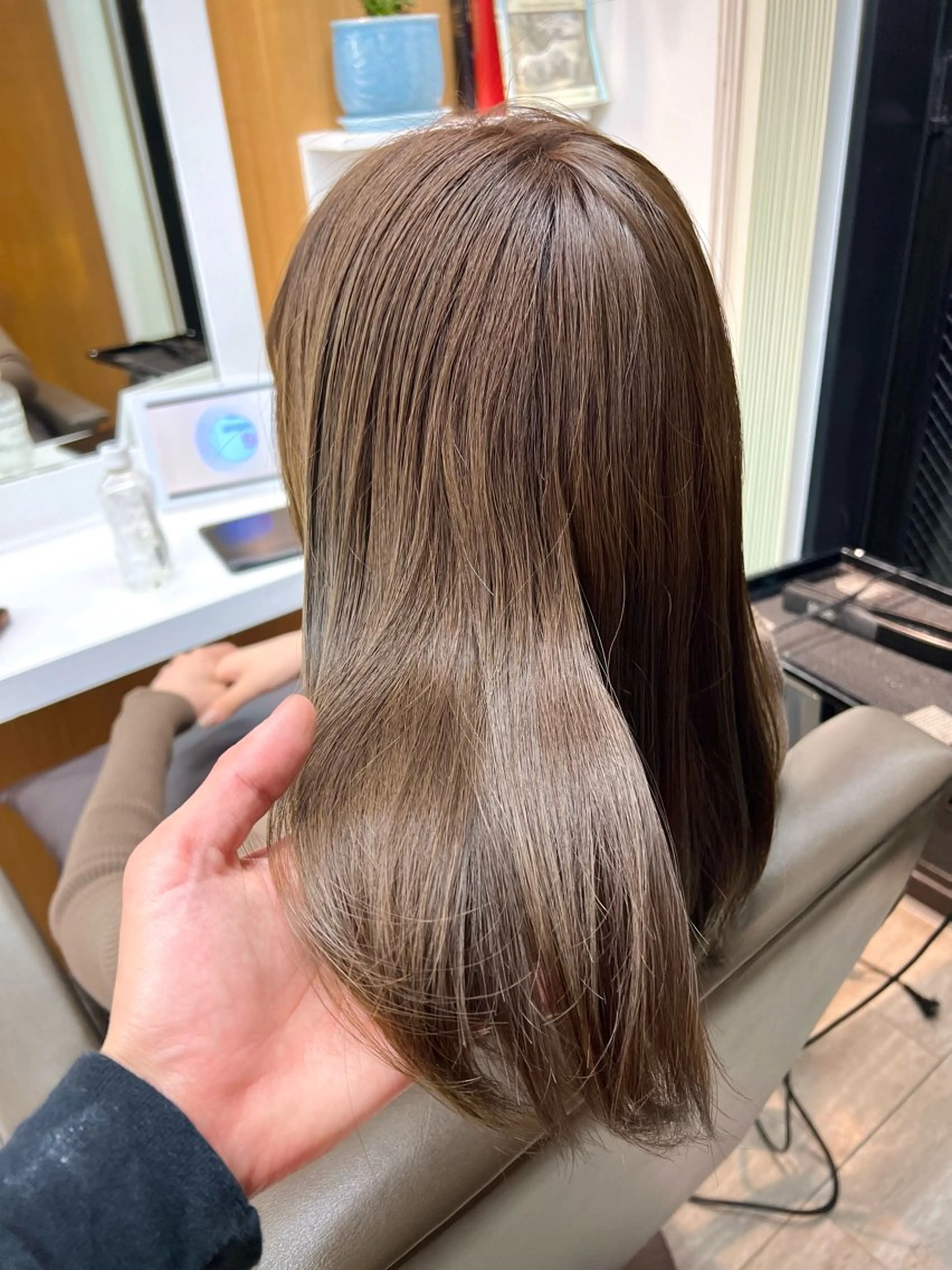 ミディアム カラー ベージュカラー オリーブベージュ 透明感カラー/ イルミナカラーヒロキのヘアスタイル