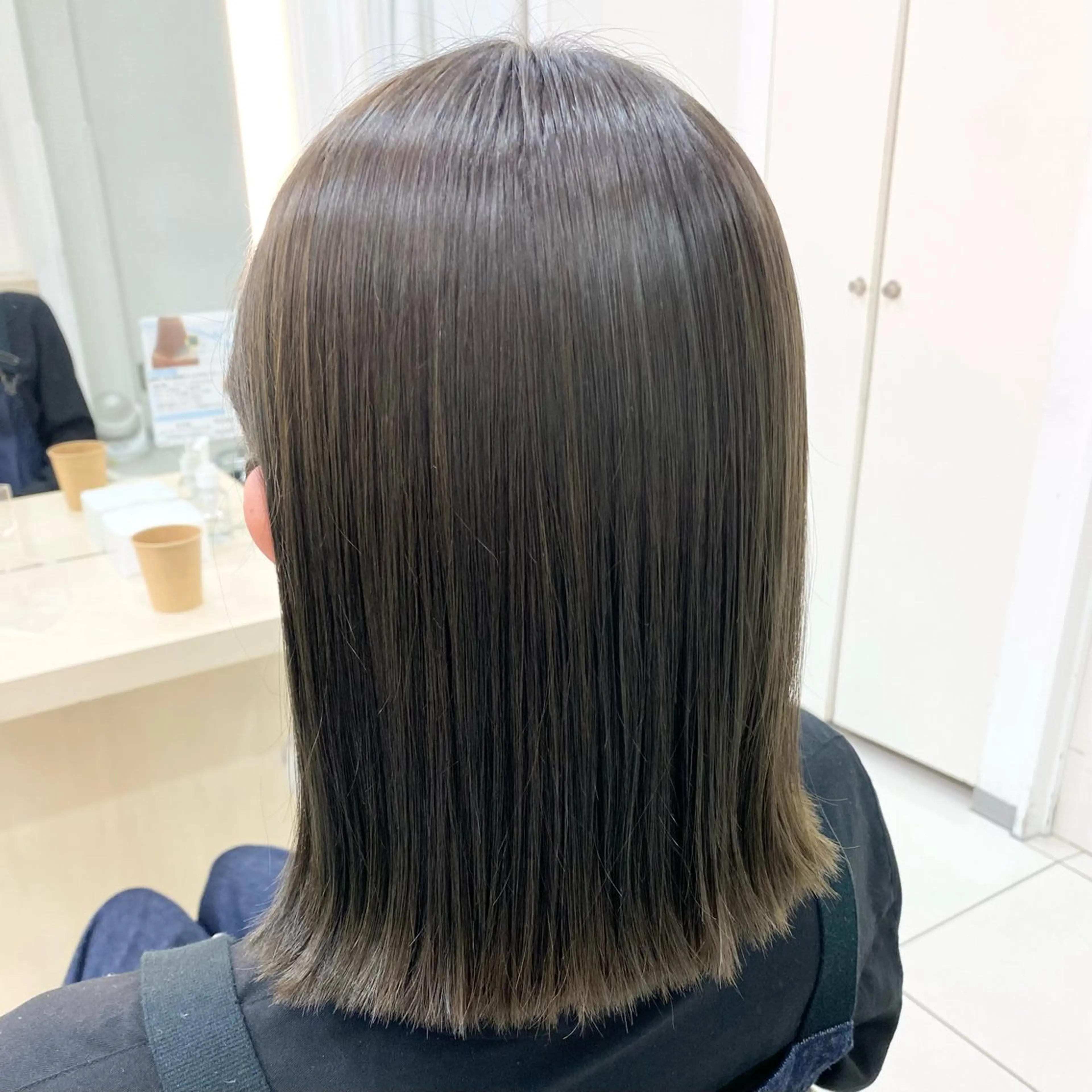 セミロング カラー 🫧ྀི髪質改善 🫧ྀི井上華のヘアスタイル
