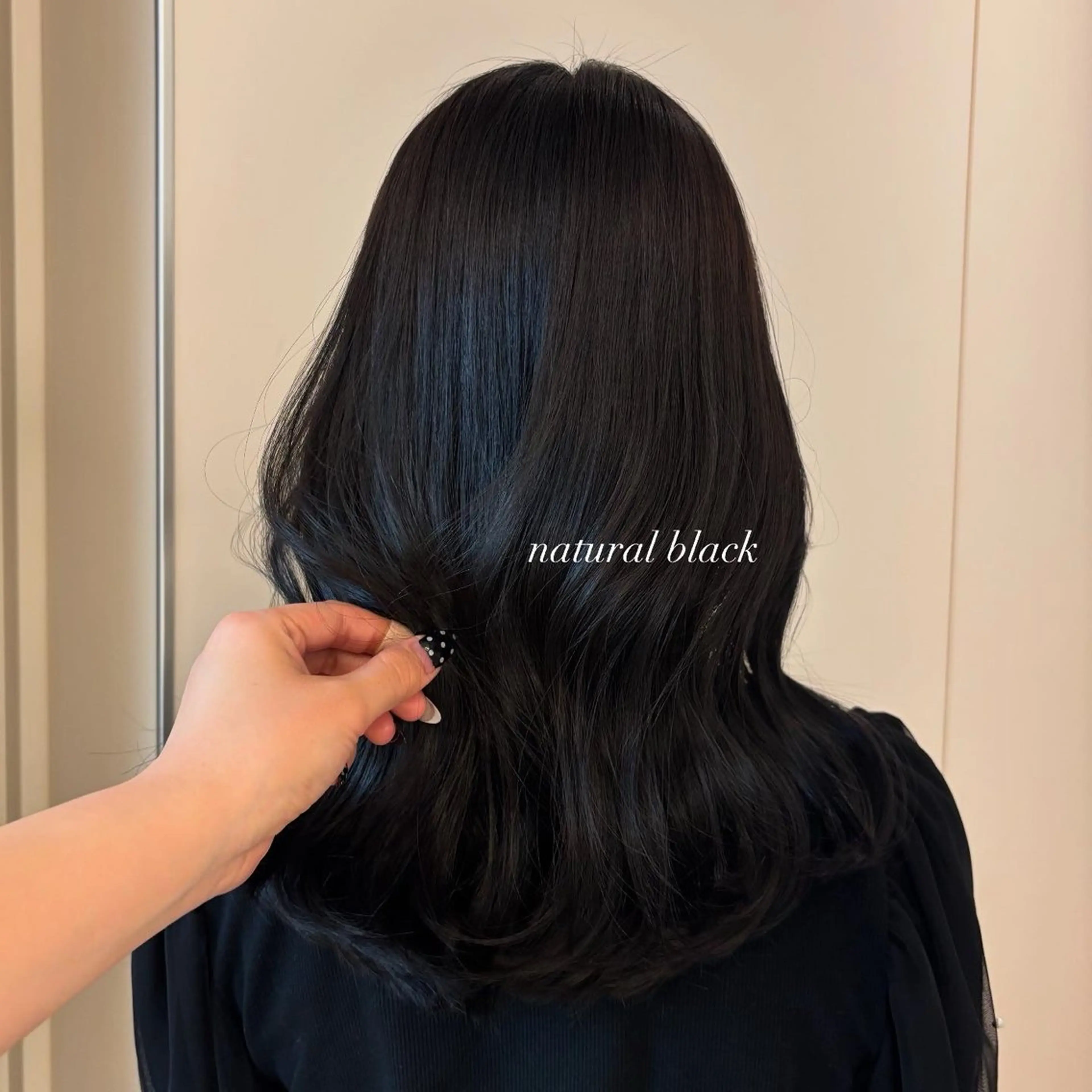 セミロング カラー 暗髪／艶髪／渋谷/ モモカ🎀のヘアスタイル