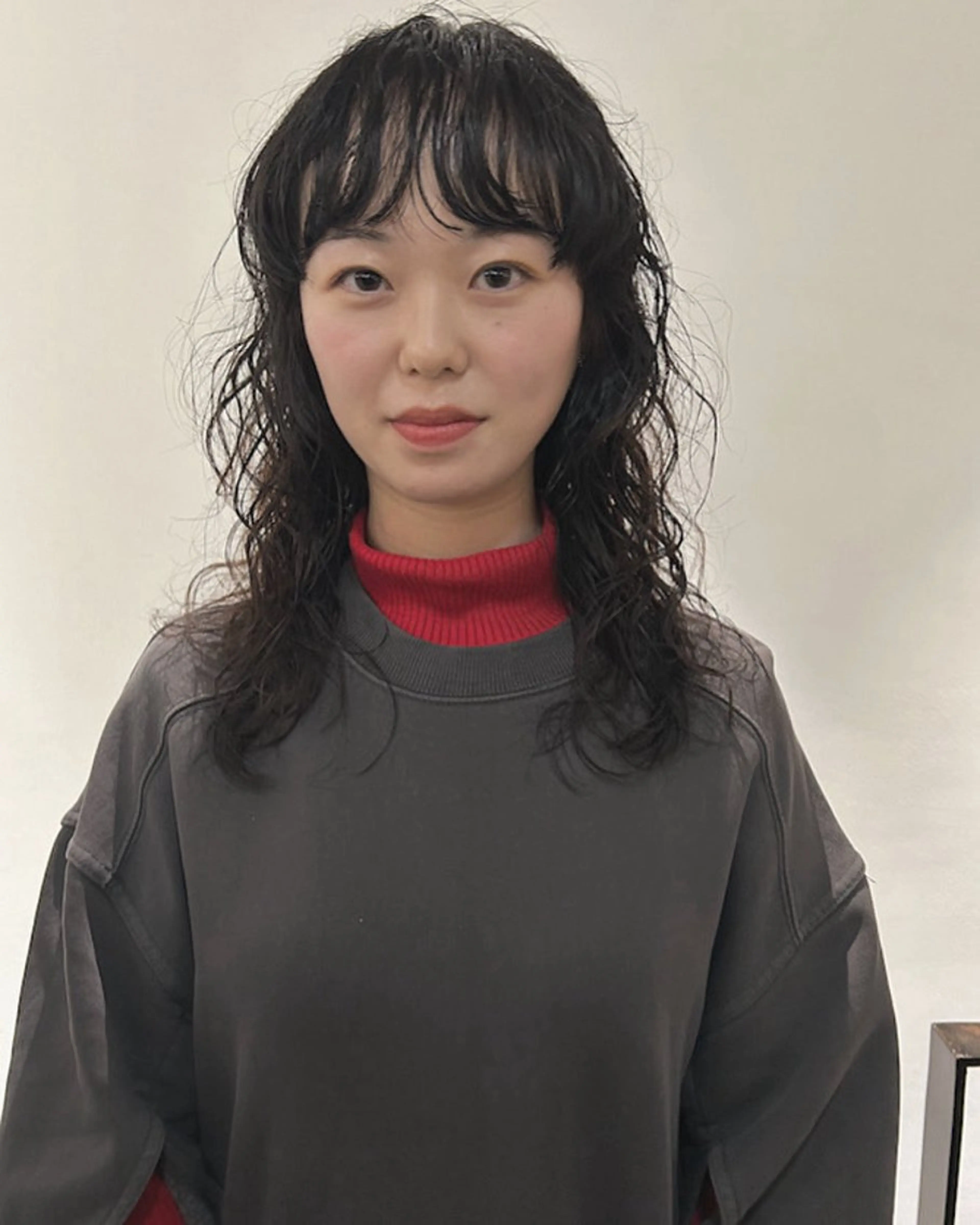 ロング パーマ カット パーマ トリートメント Loom.所属・村上雅人 ナチュラルモードのヘアスタイル