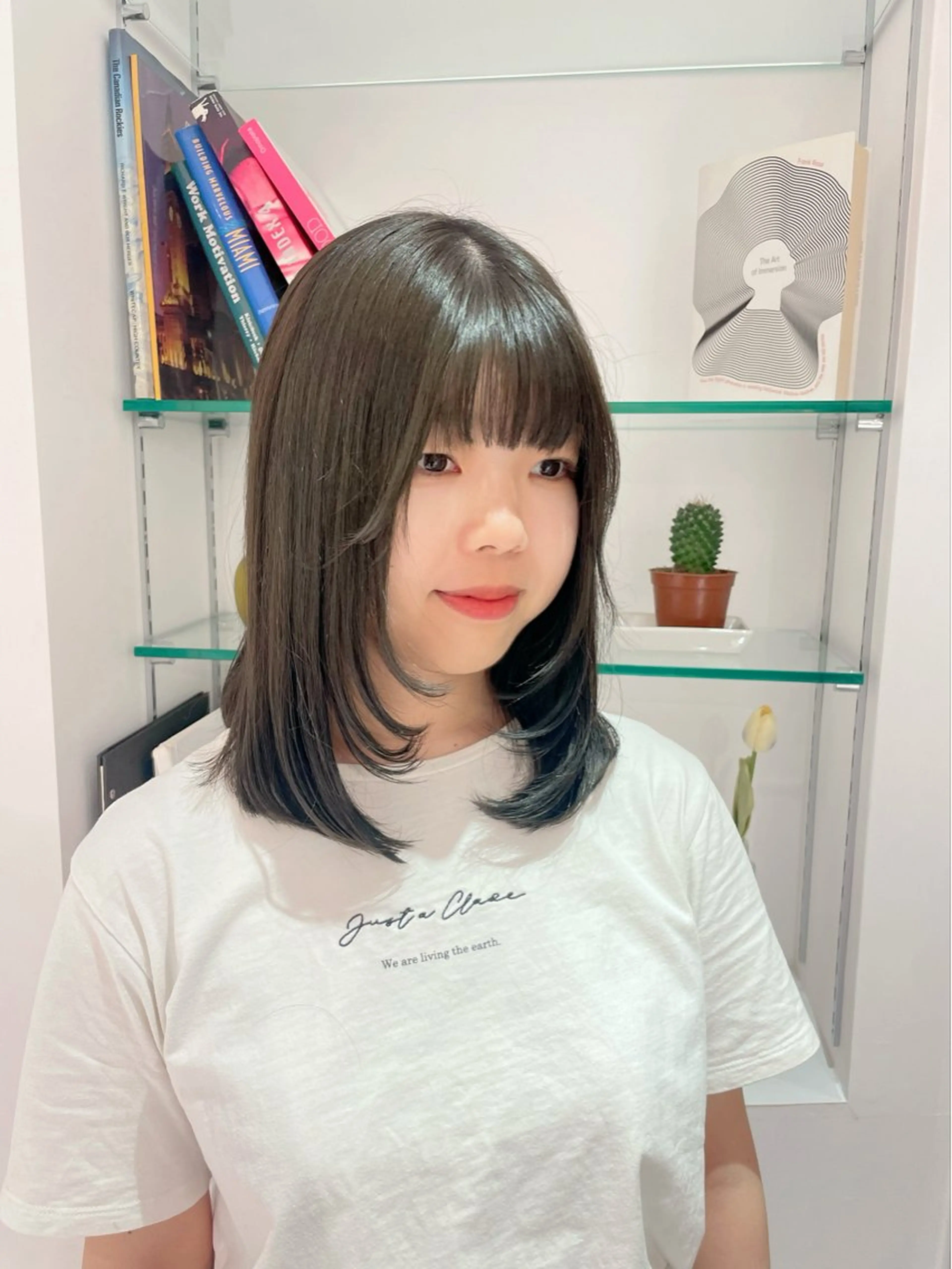 ロング カラー 透明感カラー グレージュ 顔まわりレイヤー レイヤーカット カット ヘアカラー 佐藤 綾郁のヘアスタイル