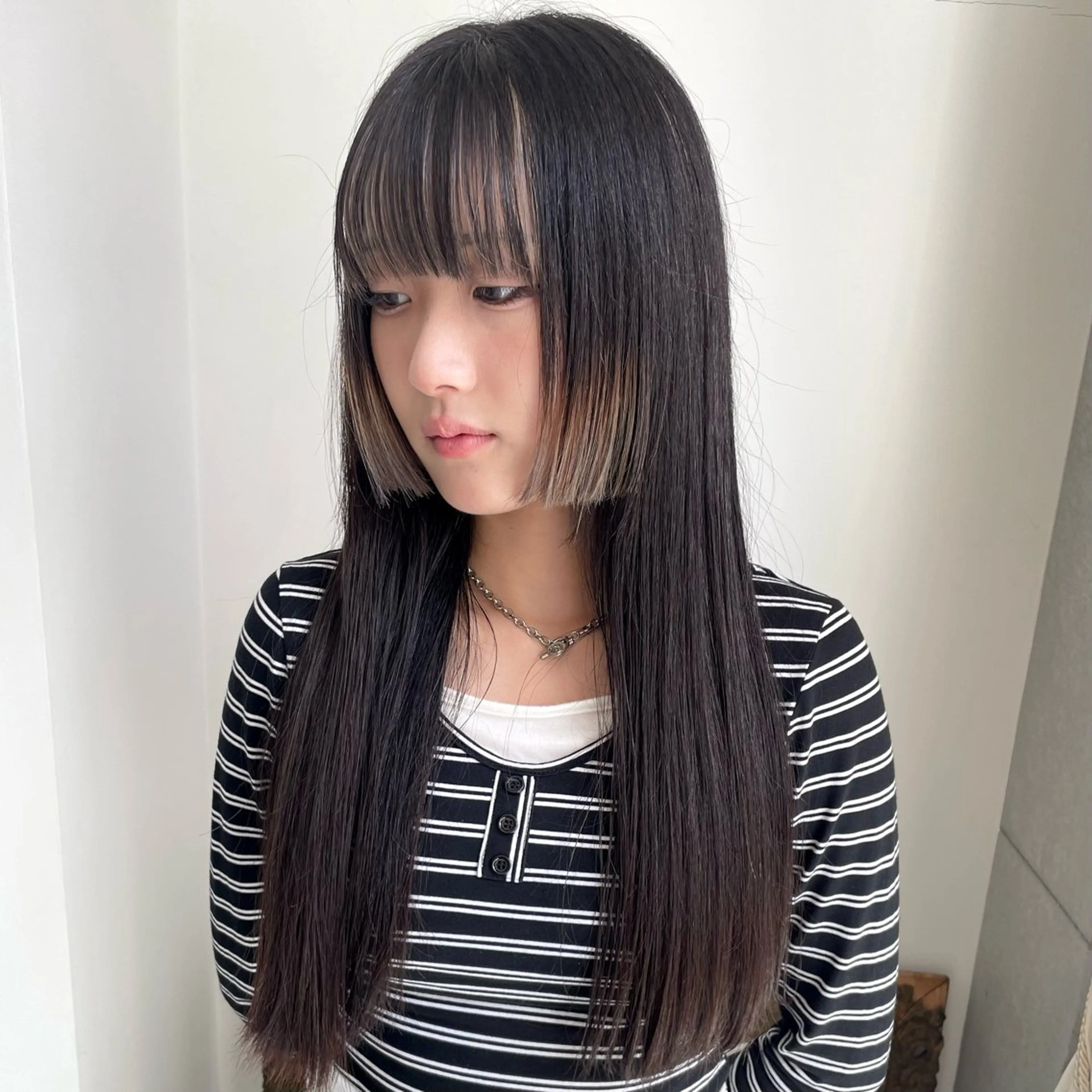 ロング カラー グラデーションカラー 顔周りカット ショート/ブリーチ mizuki🐋のヘアスタイル