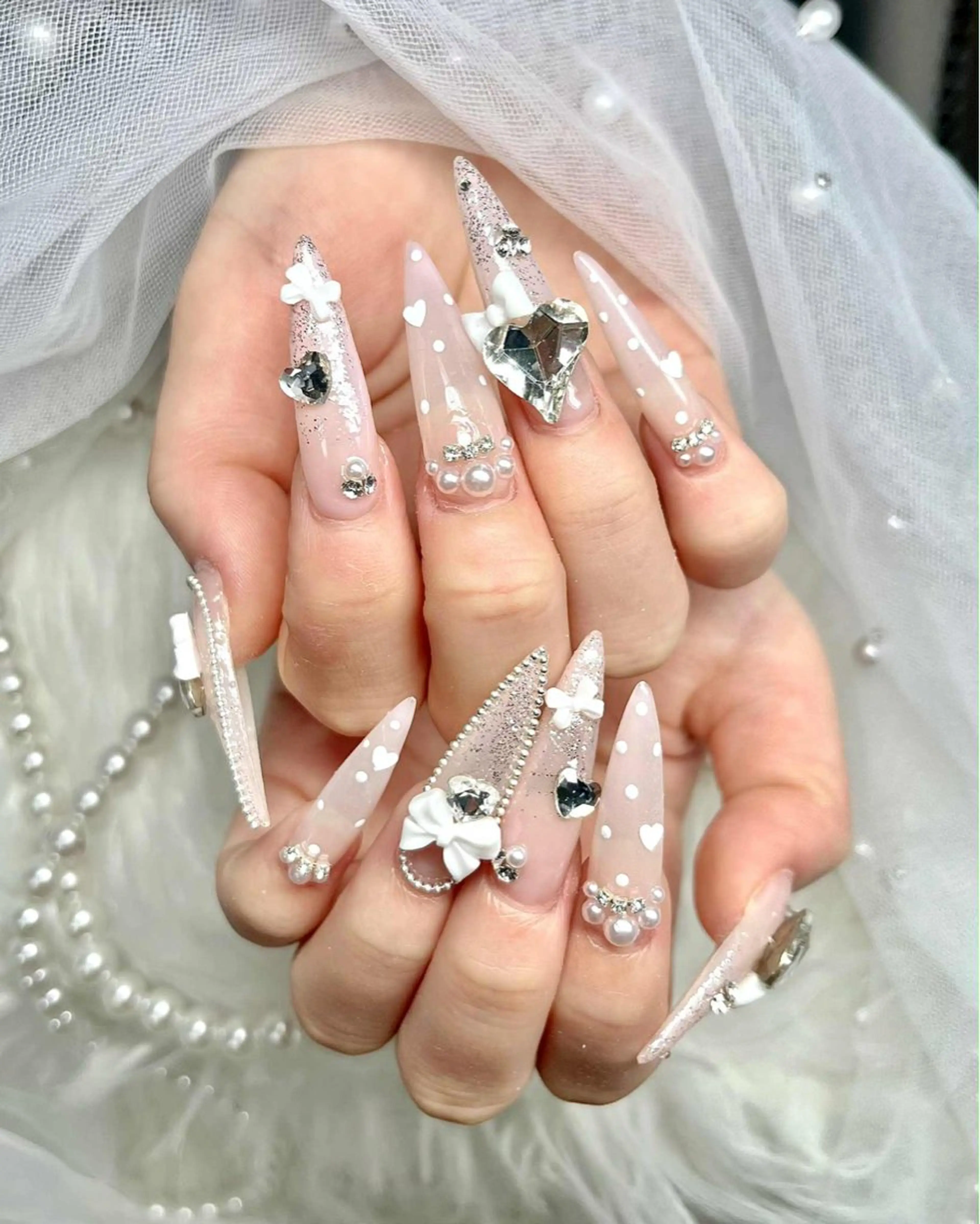 ネイル オーロラネイル フレンチネイル ジェルネイル ハロウィン キラキラネイル H.baby Nail Salon所属・H.baby Nail Salonのネイルデザイン