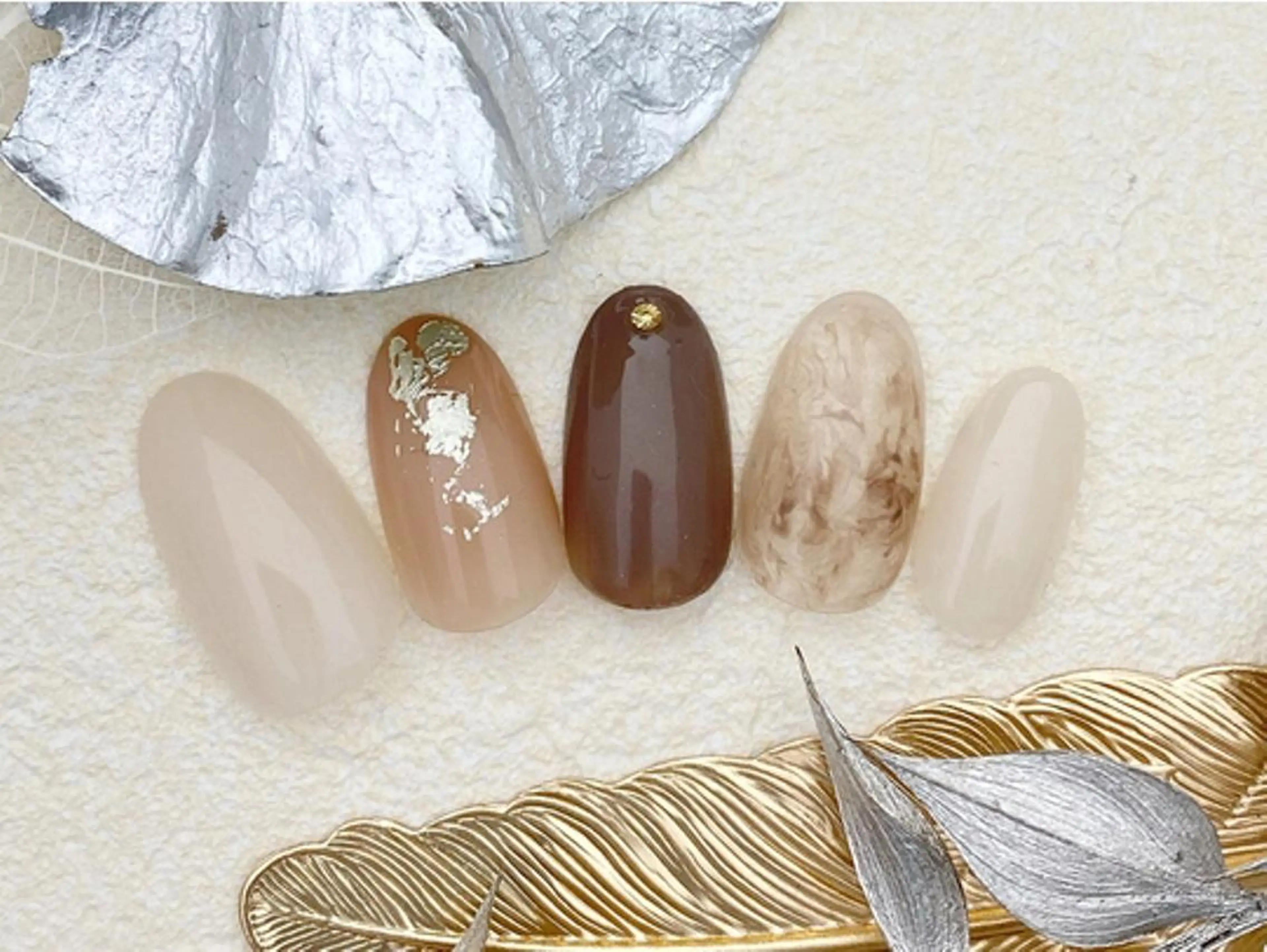 ネイル シンプルネイル nail salon　Natural Cure所属・平井 彩香のネイルデザイン