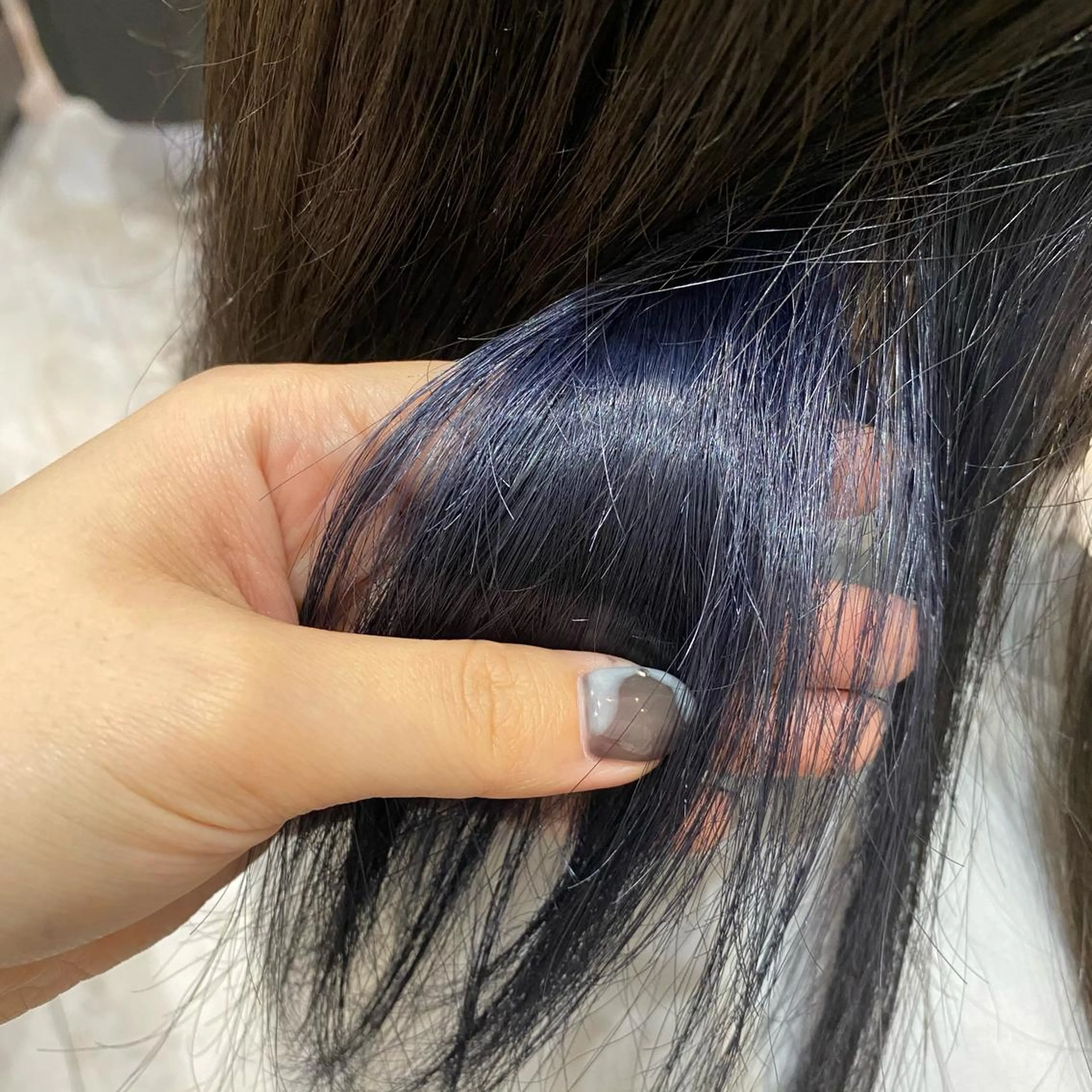セミロング カラー カット ヘアカラー トリートメント 🫧透け感⋆艶髪💎 山口アヤカのヘアスタイル