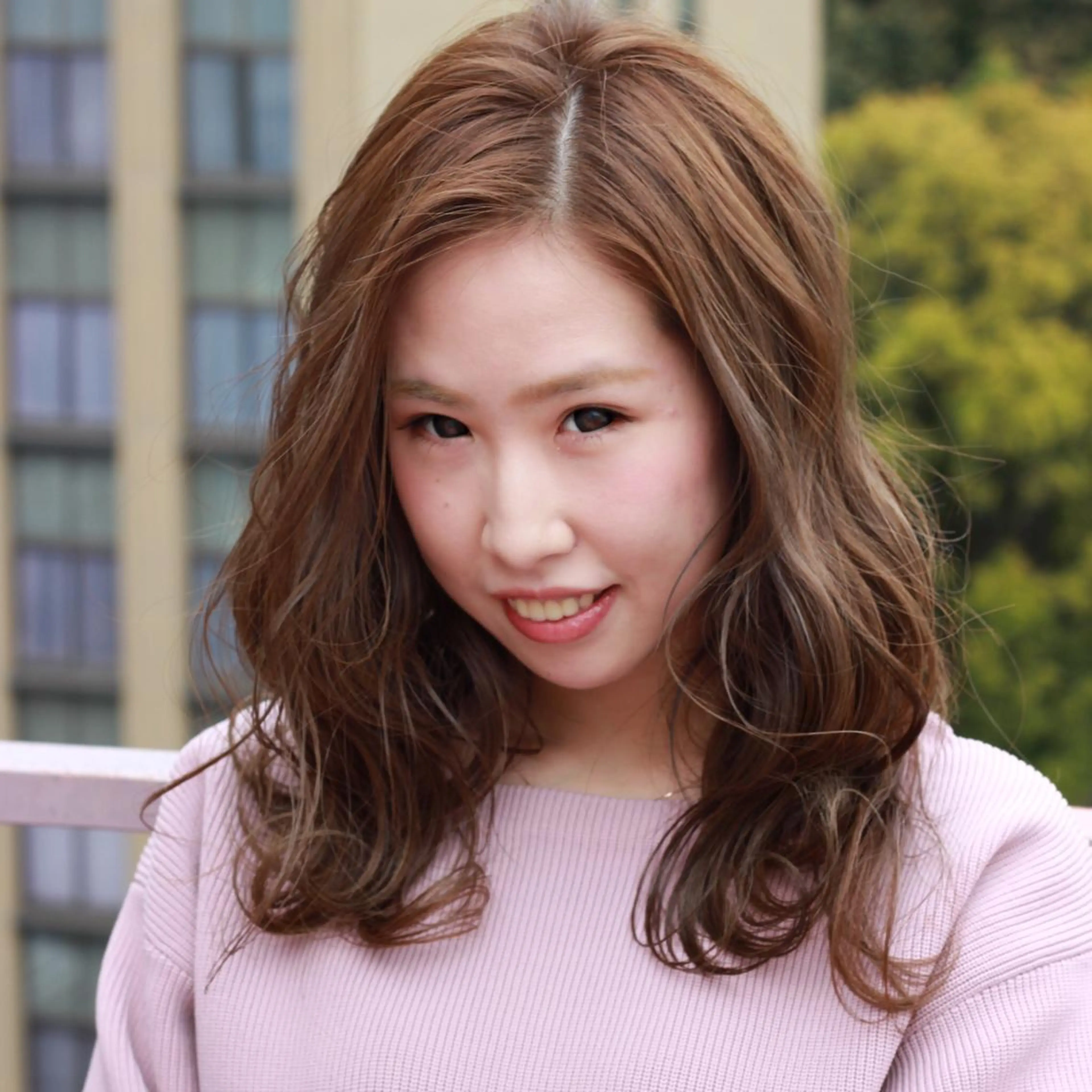 ロング カラー グレージュ ハイトーンカラー ハイトーングレージュ カット Viage （ビアージュ）のヘアスタイル