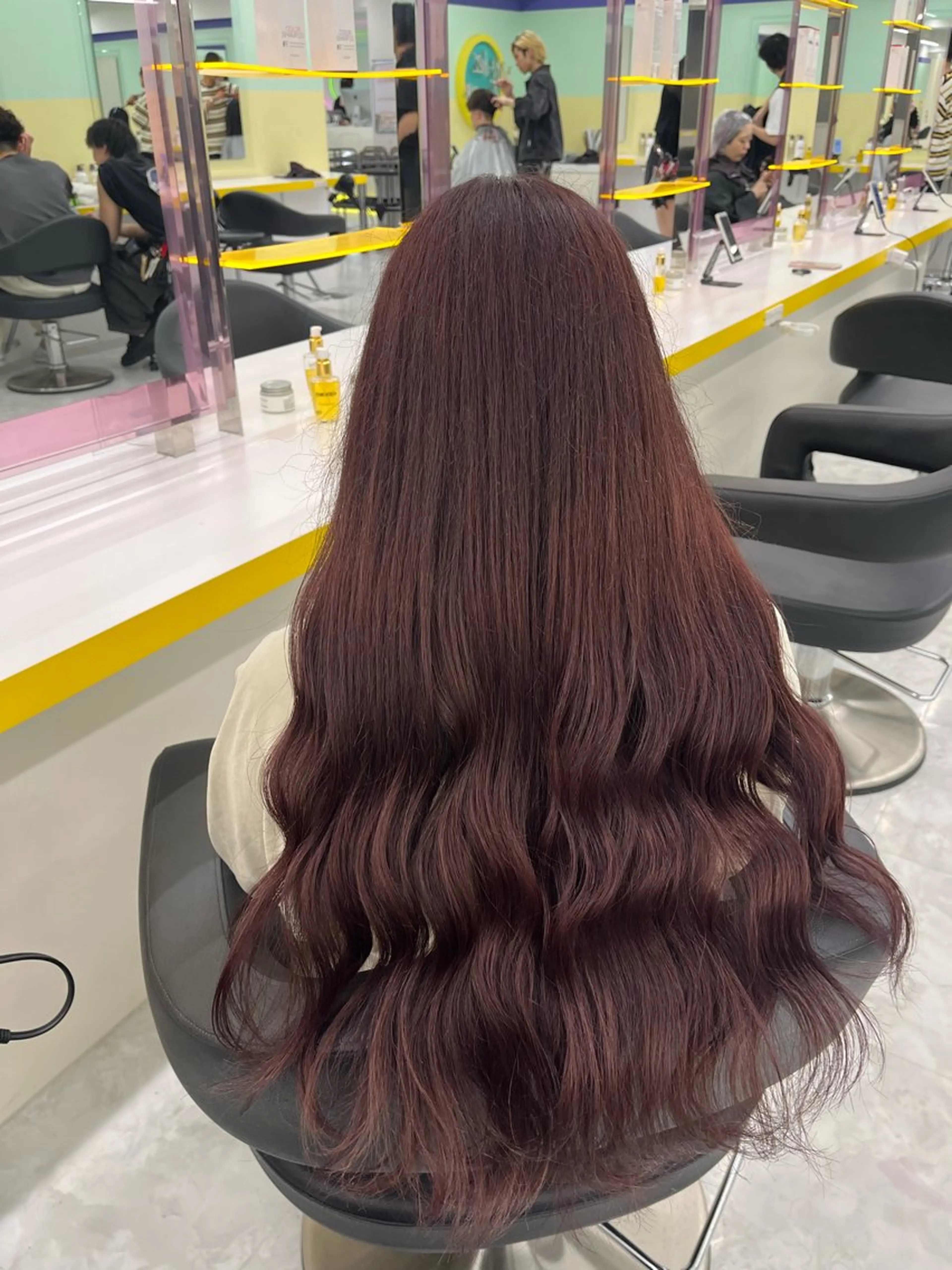 ロング カラー ハイトーンカラー 🦄レイヤーカットのヘアスタイル
