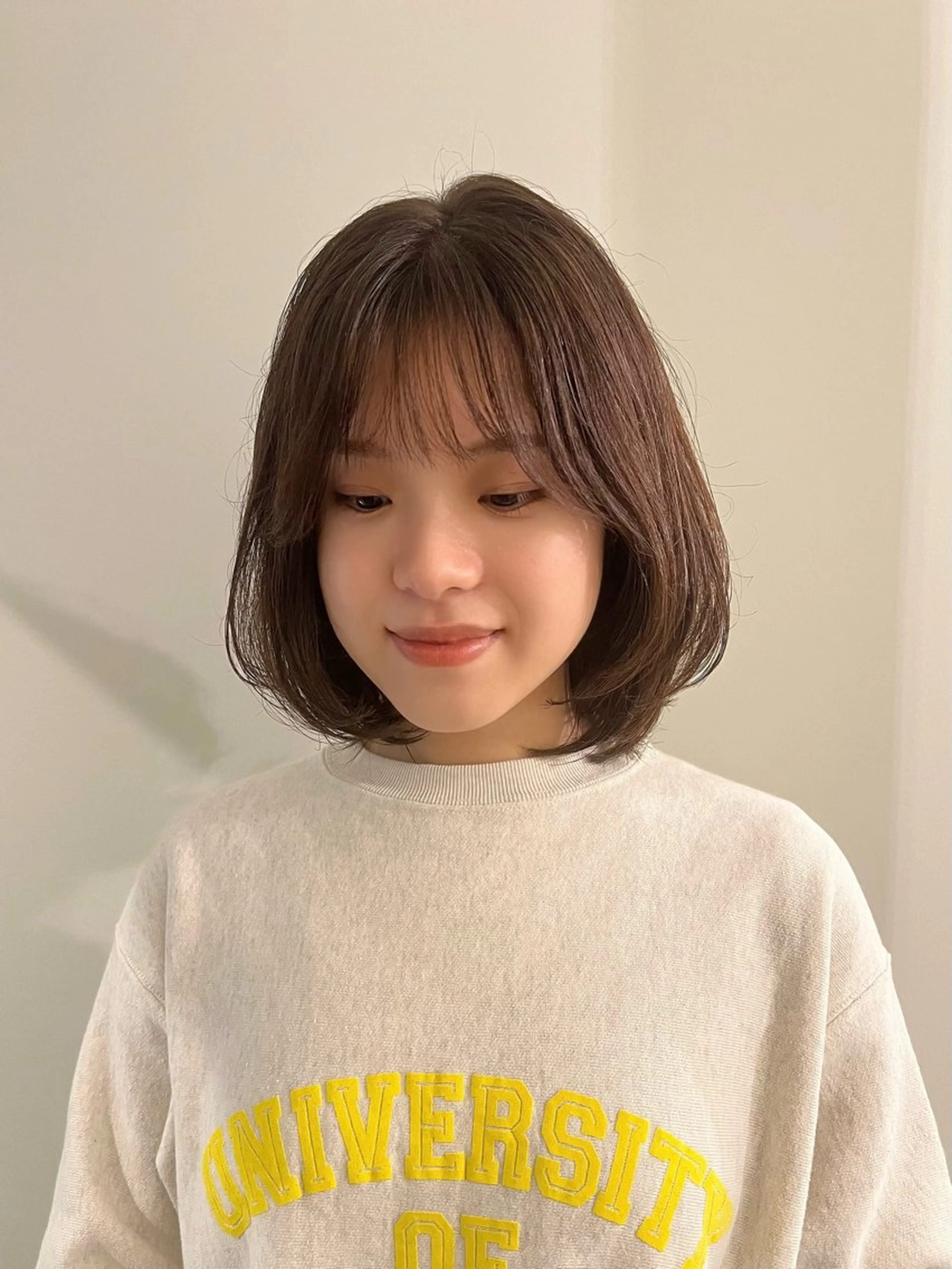 ミディアム カラー ベージュカラー オリーブベージュ カット ヘアカラー トリートメント 工藤 梨花のヘアスタイル