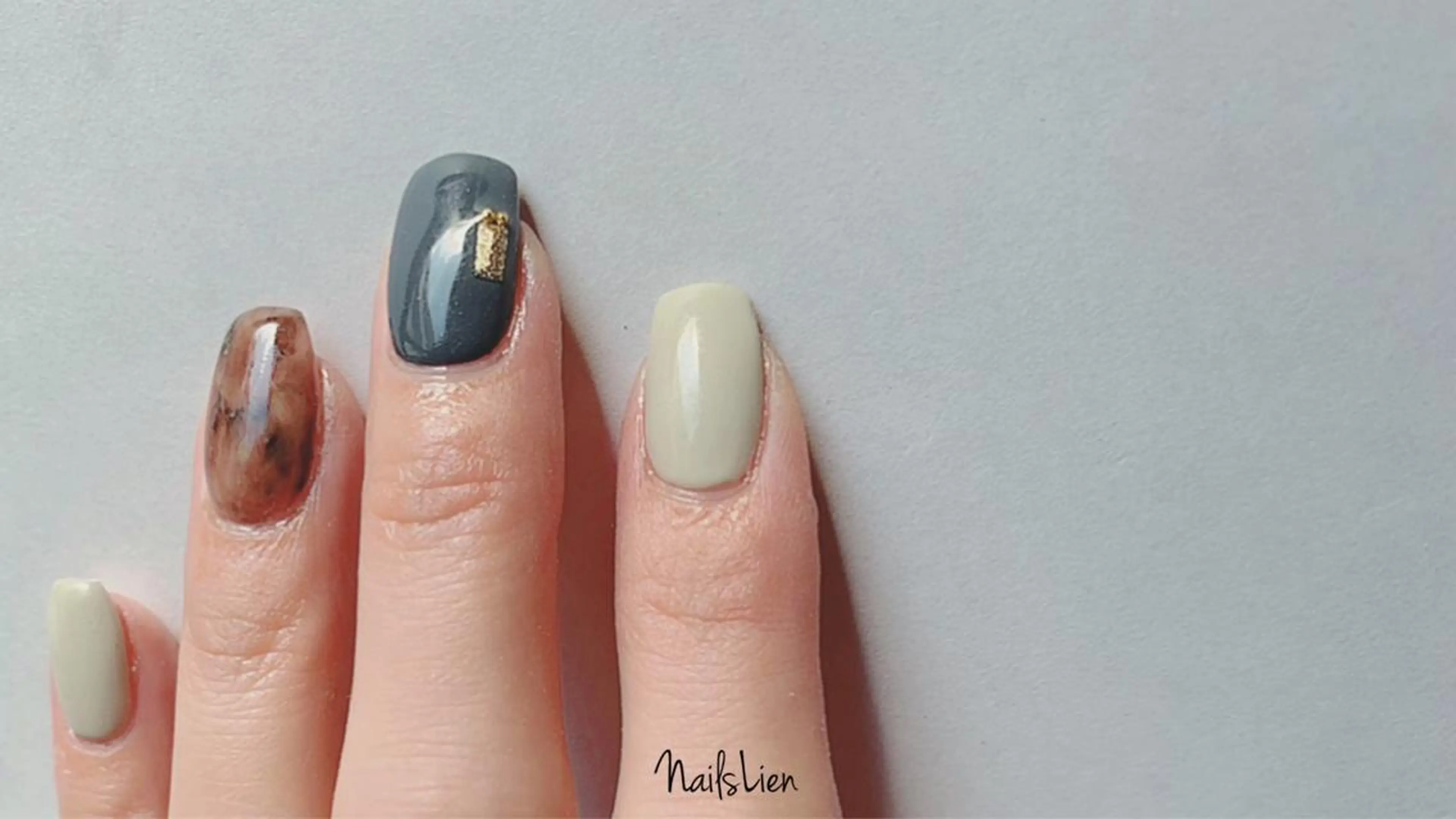 ネイル べっ甲ネイル ワンカラーネイル 凛 リンのネイルデザイン