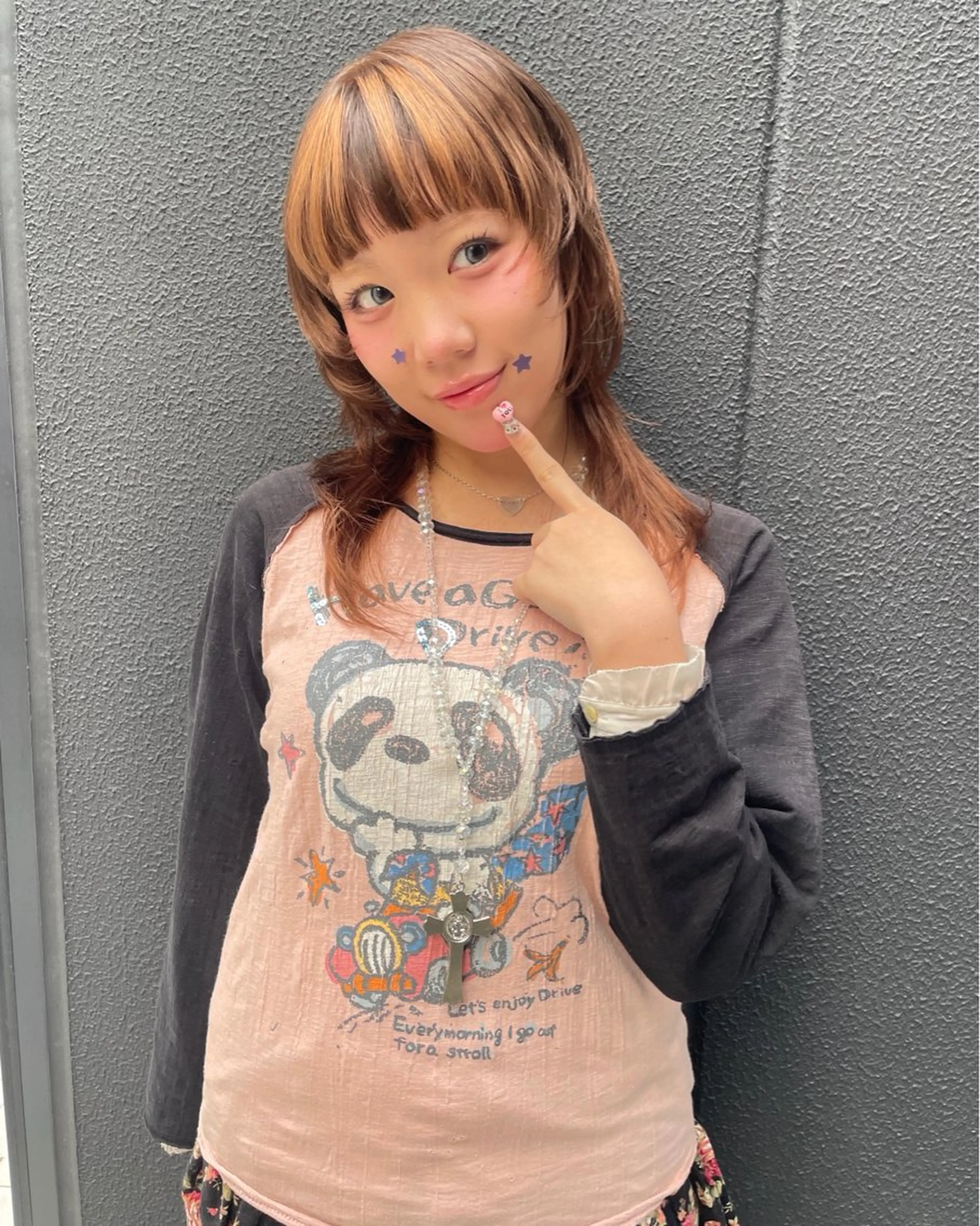 ミディアム カラー ベージュカラー ブリーチ ブロンド ケアブリーチ デザインカラー カット ヘアカラー トリートメント MIU/ルーツカラー ボブ/顔周りレイヤーのヘアスタイル