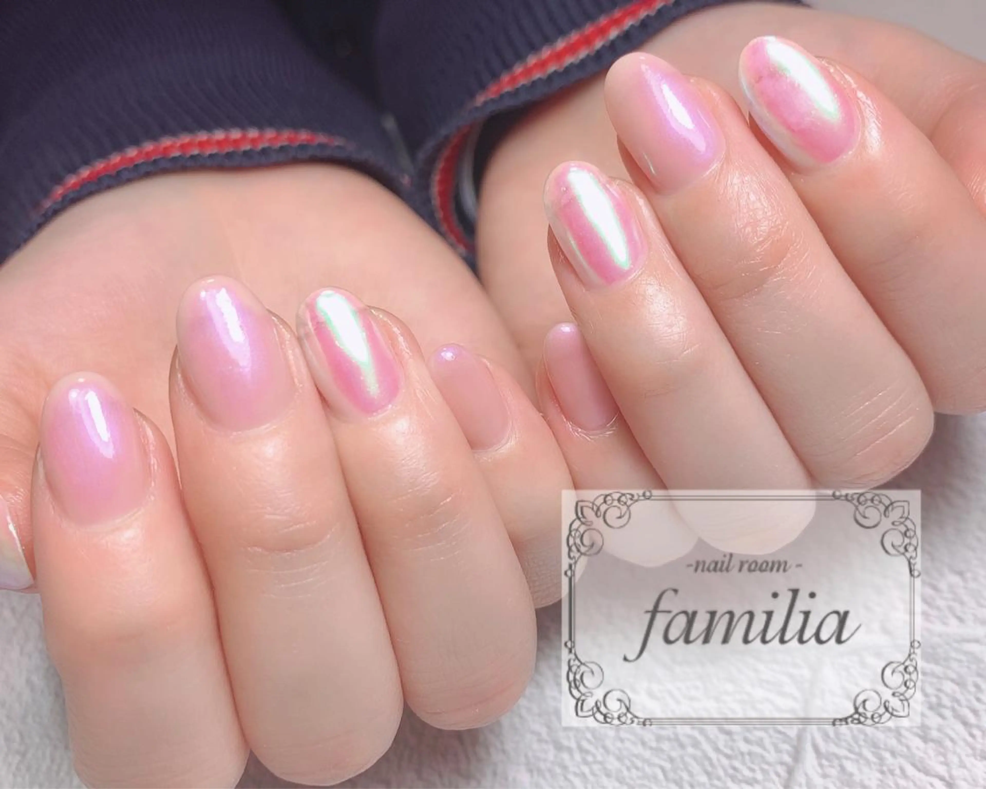 ネイル オーロラネイル ハンドネイル -nailroom- familiaのネイルデザイン