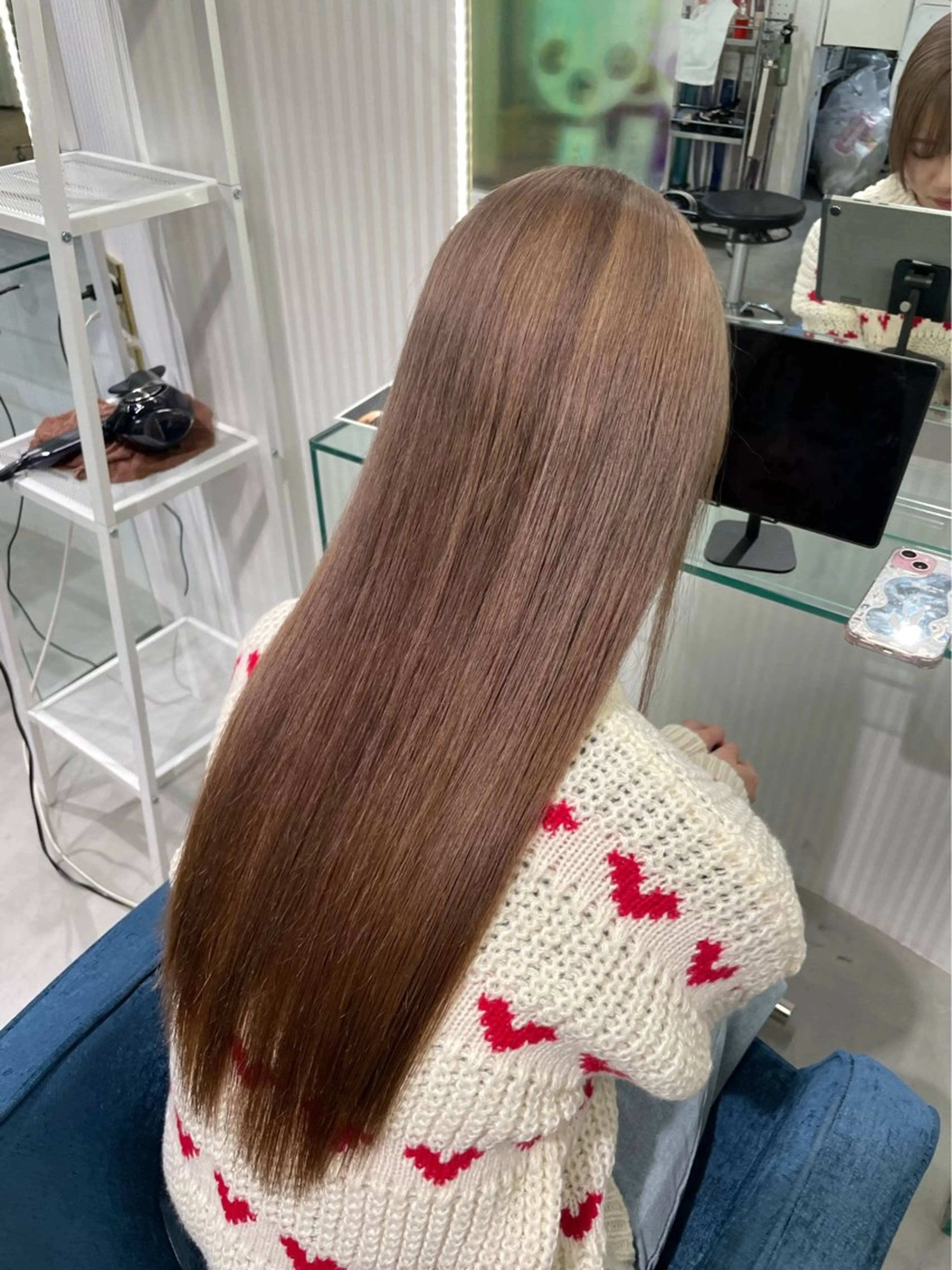 ロング カラー ベージュカラー ミルクティーベージュ 安井まゆ _Box mico.のヘアスタイル