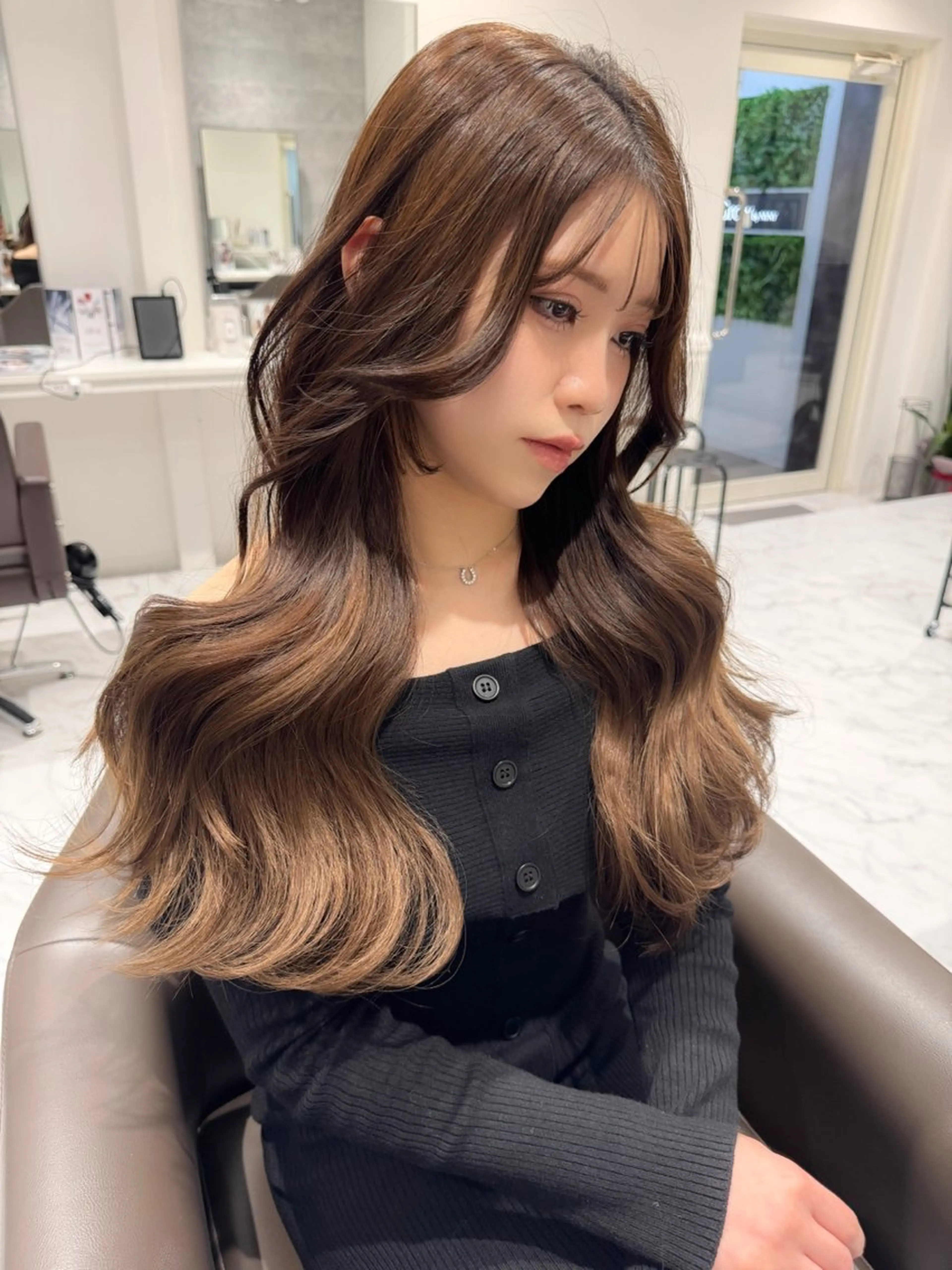 ロング カラー アディクシーカラー バレイヤージュ ブリーチ ケアブリーチ 透明感カラー カット ヘアカラー トリートメント Grow by NYNY 打越裕樹のヘアスタイル