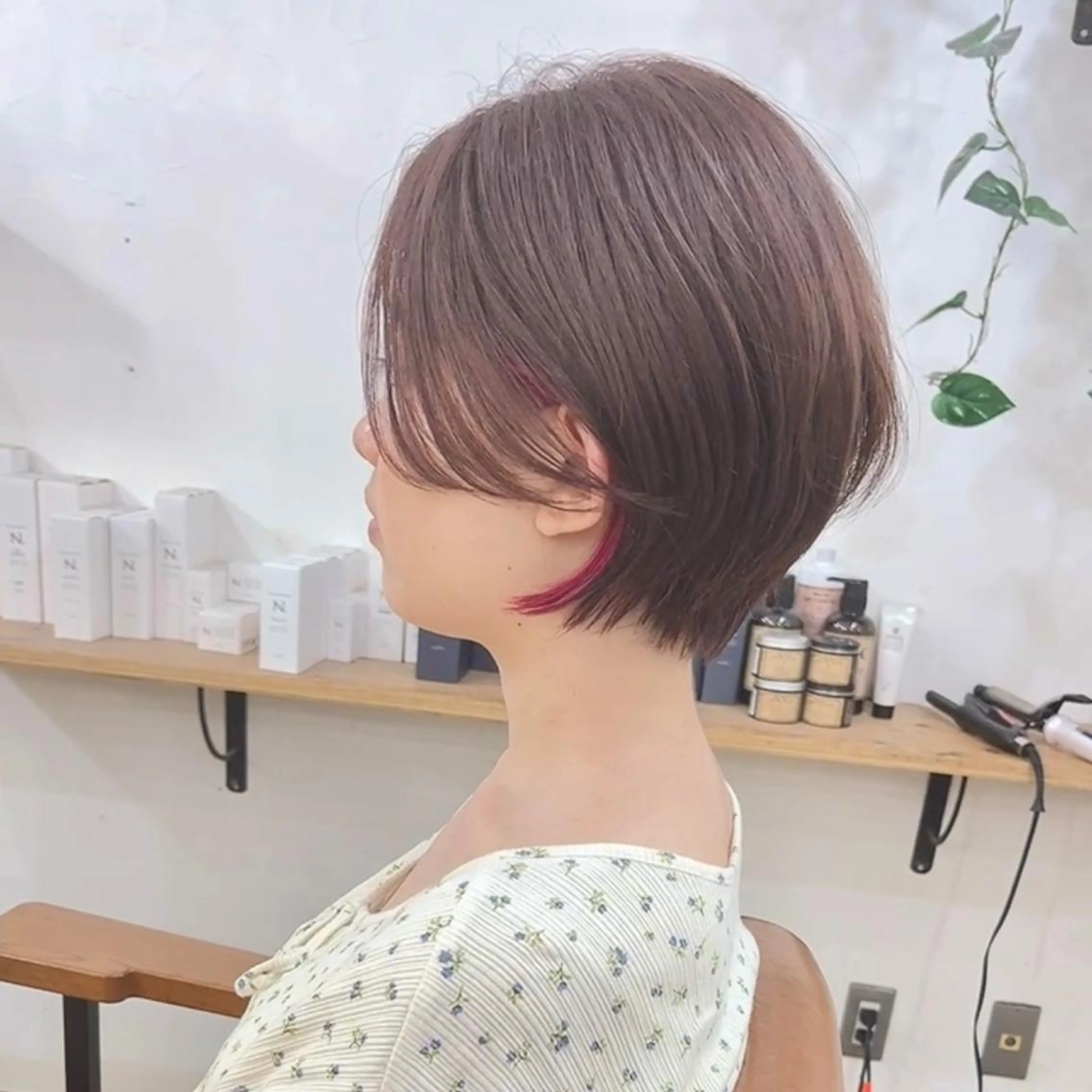 ショート カラー ブリーチ デザインカラー ハイライトカラー ボブ ハイライト SALOWIN 横浜 8F所属・ショートヘア、ボブ こやさん　コヤマのヘアスタイル