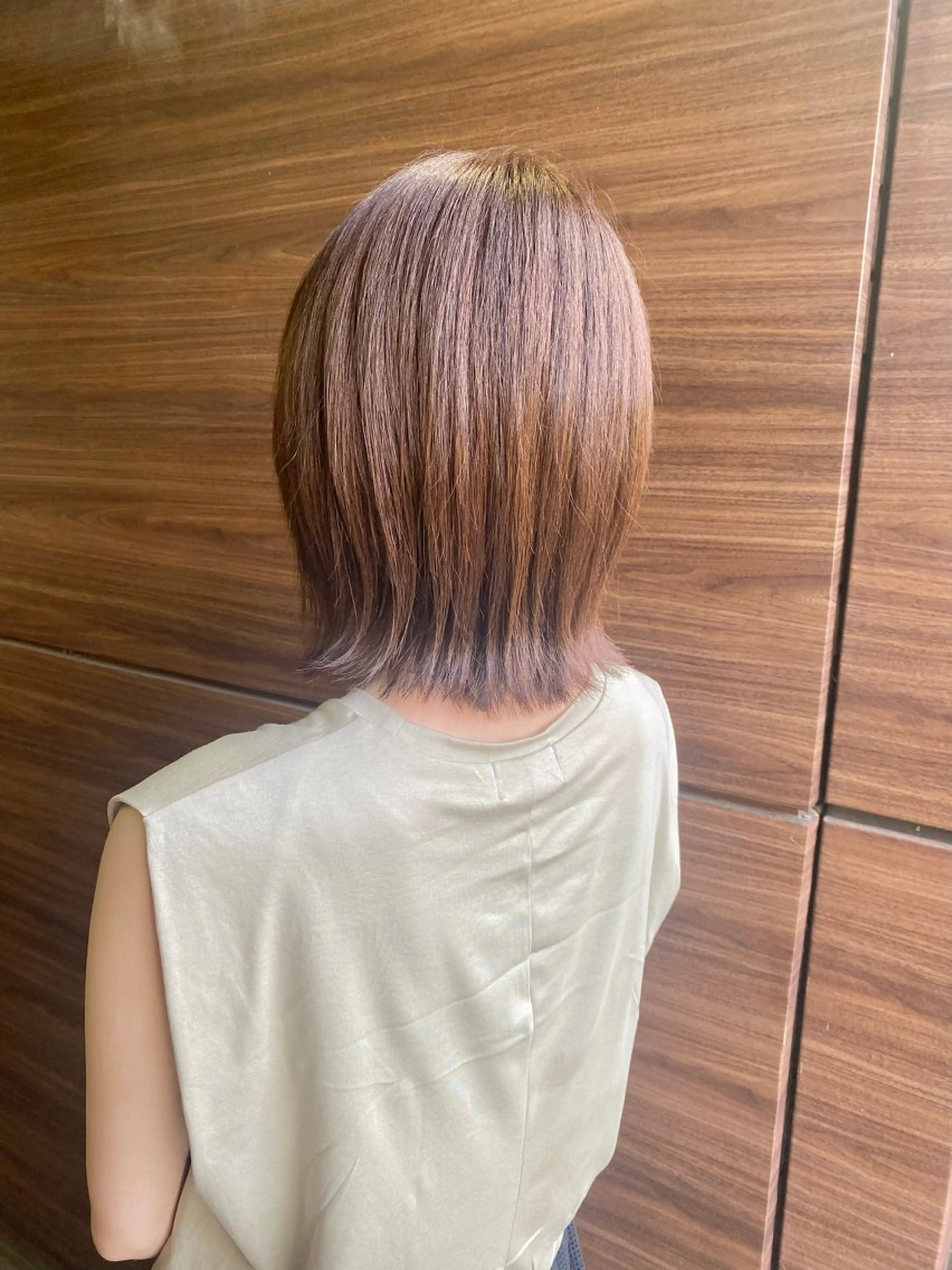 ショート カット ヘアカラー 小町康耀　ボブ /顔周りレイヤーのヘアスタイル