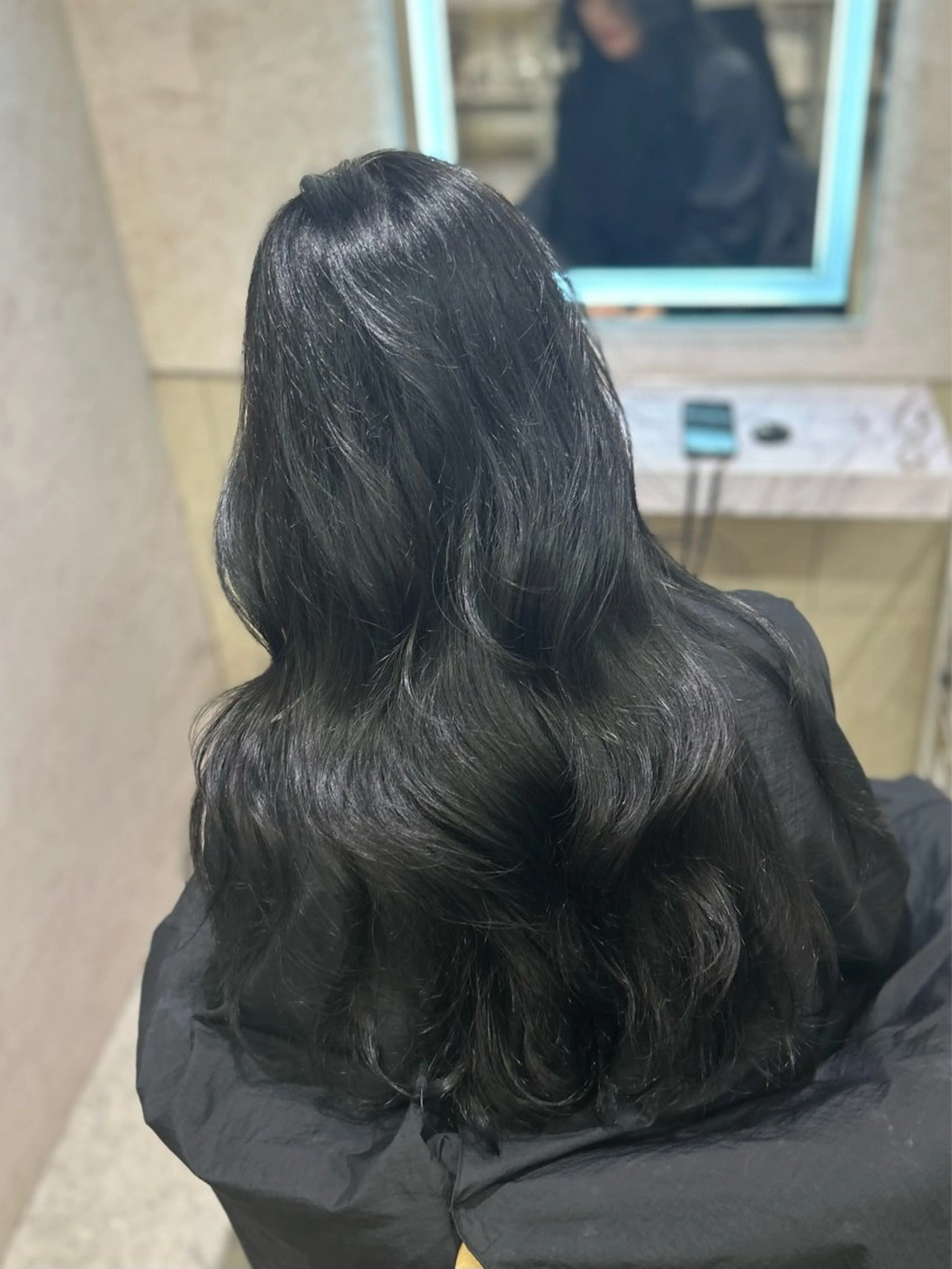 ロング カラー 黒髪 ブルーカラー ブルーブラック ICY表参道所属・ERIKA YAMAMOTOのヘアスタイル