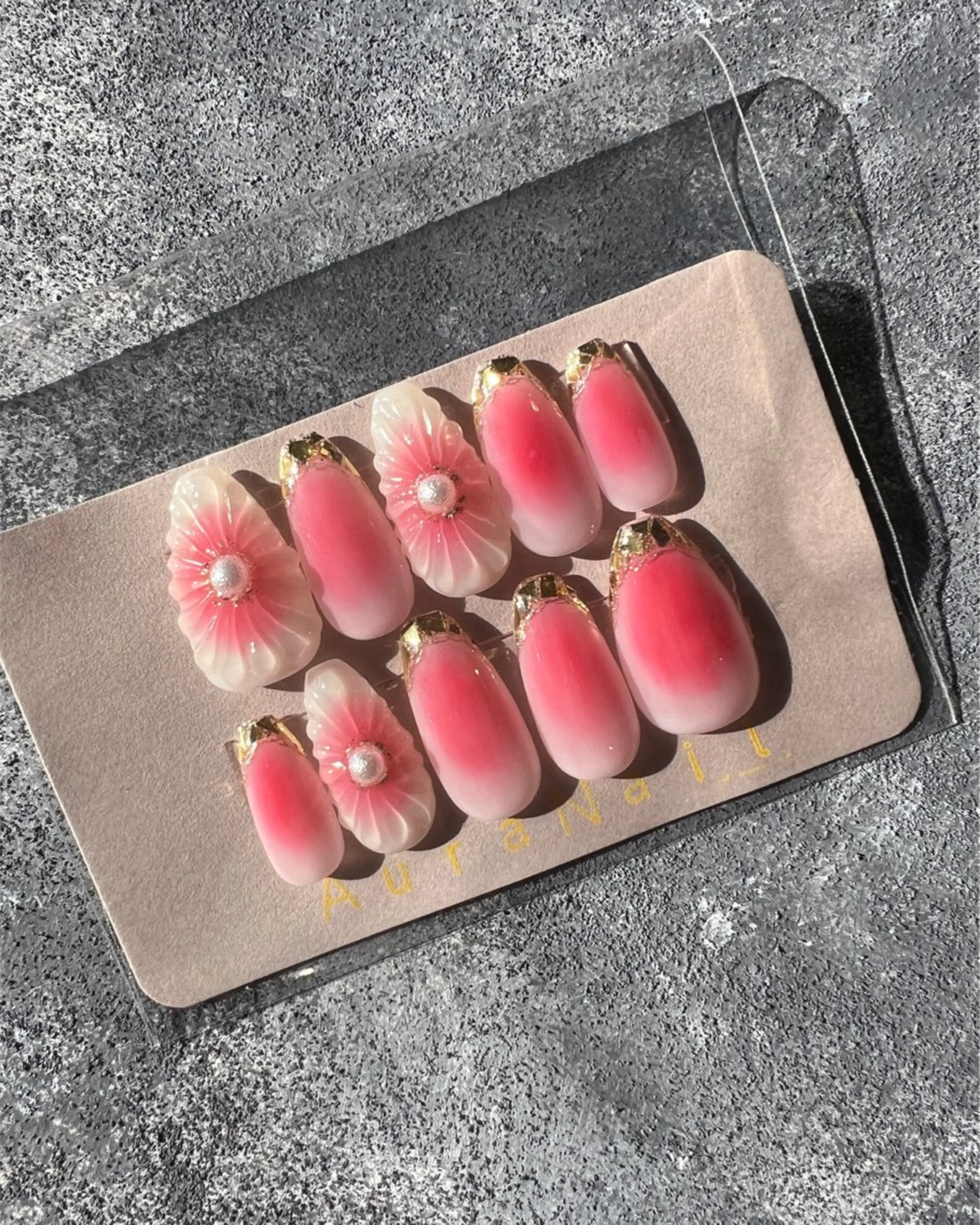 ネイル ネイルチップ Aura nailのネイルデザイン