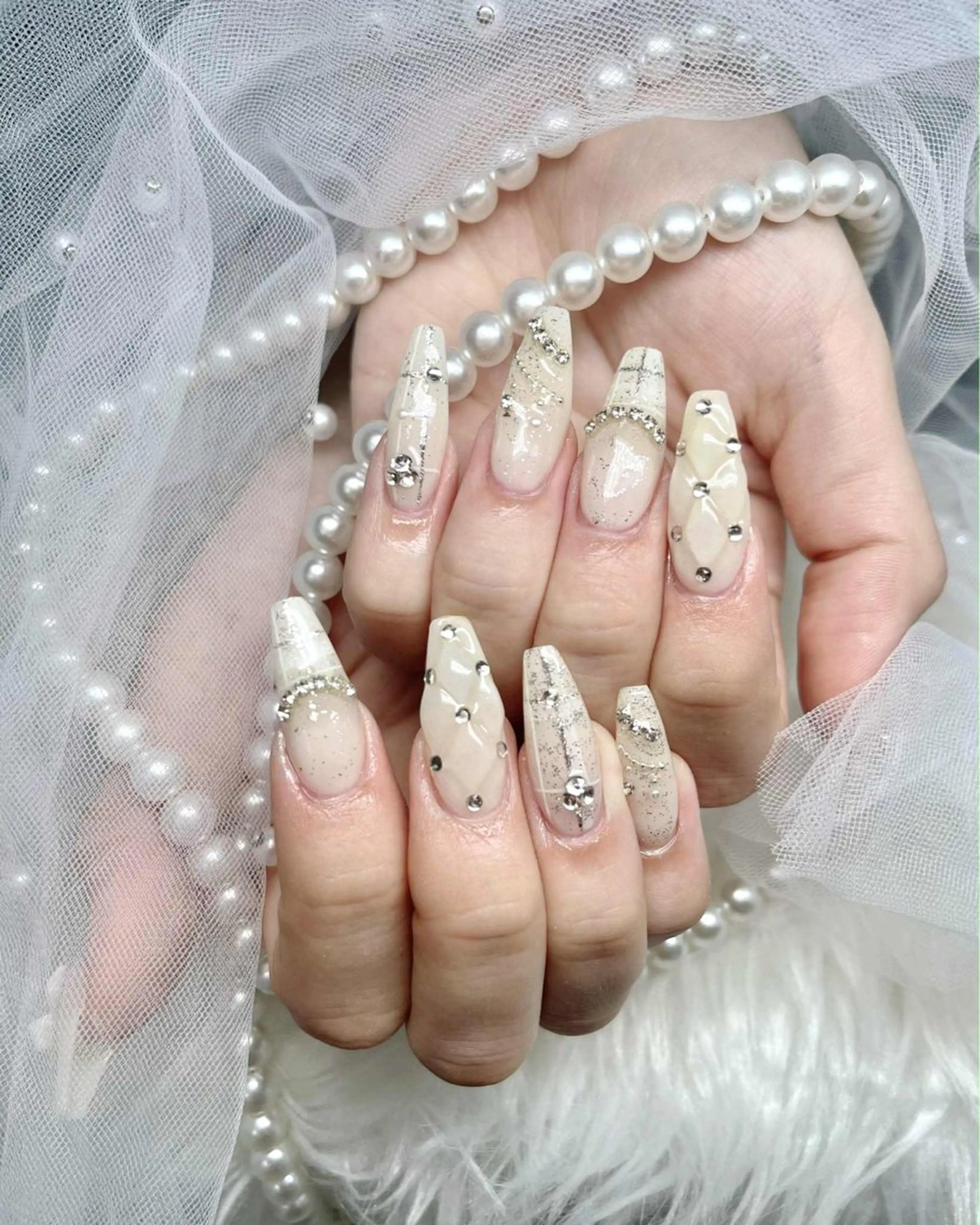 ネイル オーロラネイル フレンチネイル ジェルネイル ハロウィン キラキラネイル H.baby Nail Salon所属・H.baby Nail Salonのネイルデザイン