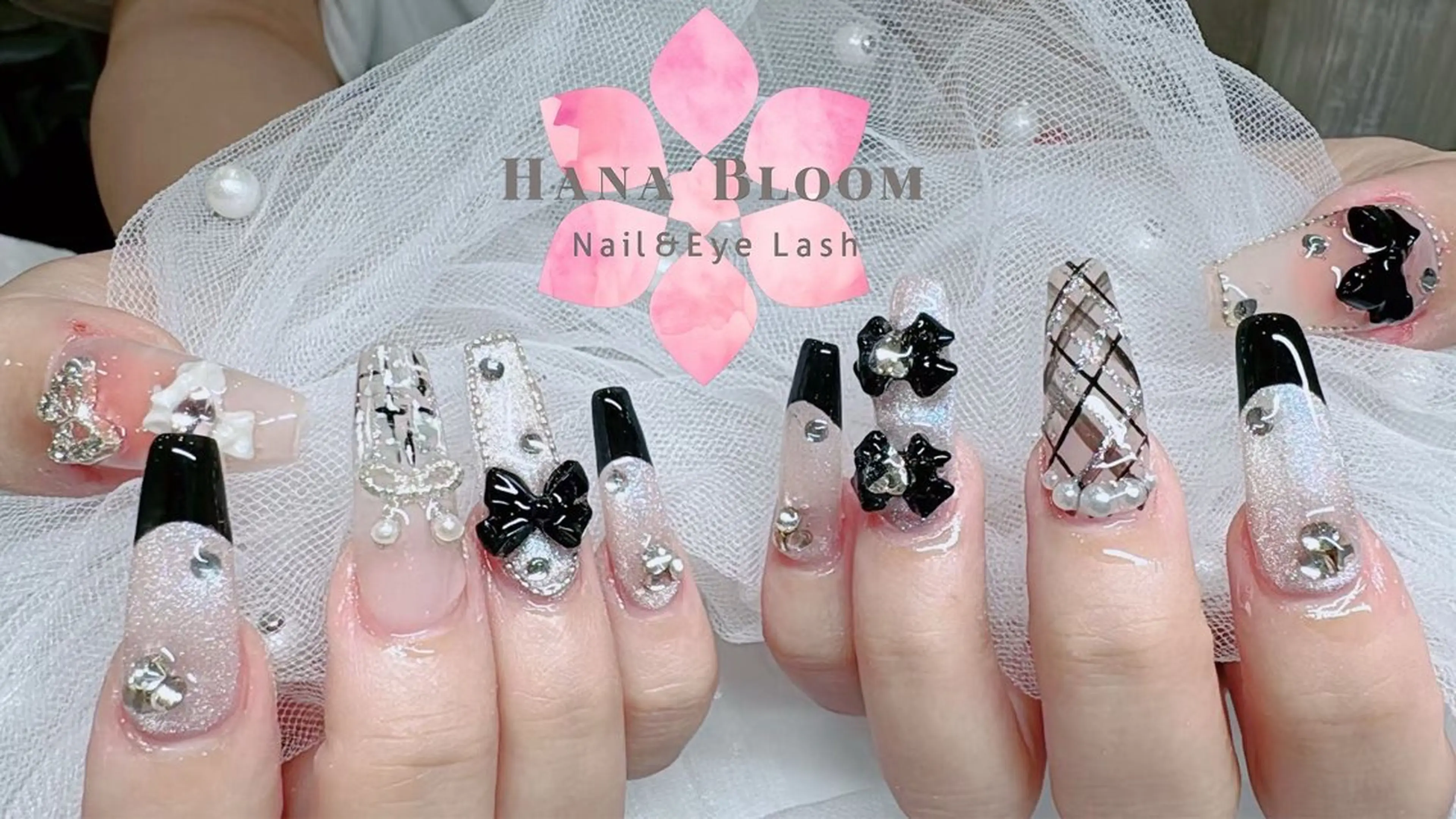 ネイル フレンチネイル ジェルネイル グラデーション ラメ(グリッター) マグネットネイル ハンドネイル ハンドケア Hana Bloom Nail Salonのネイルデザイン