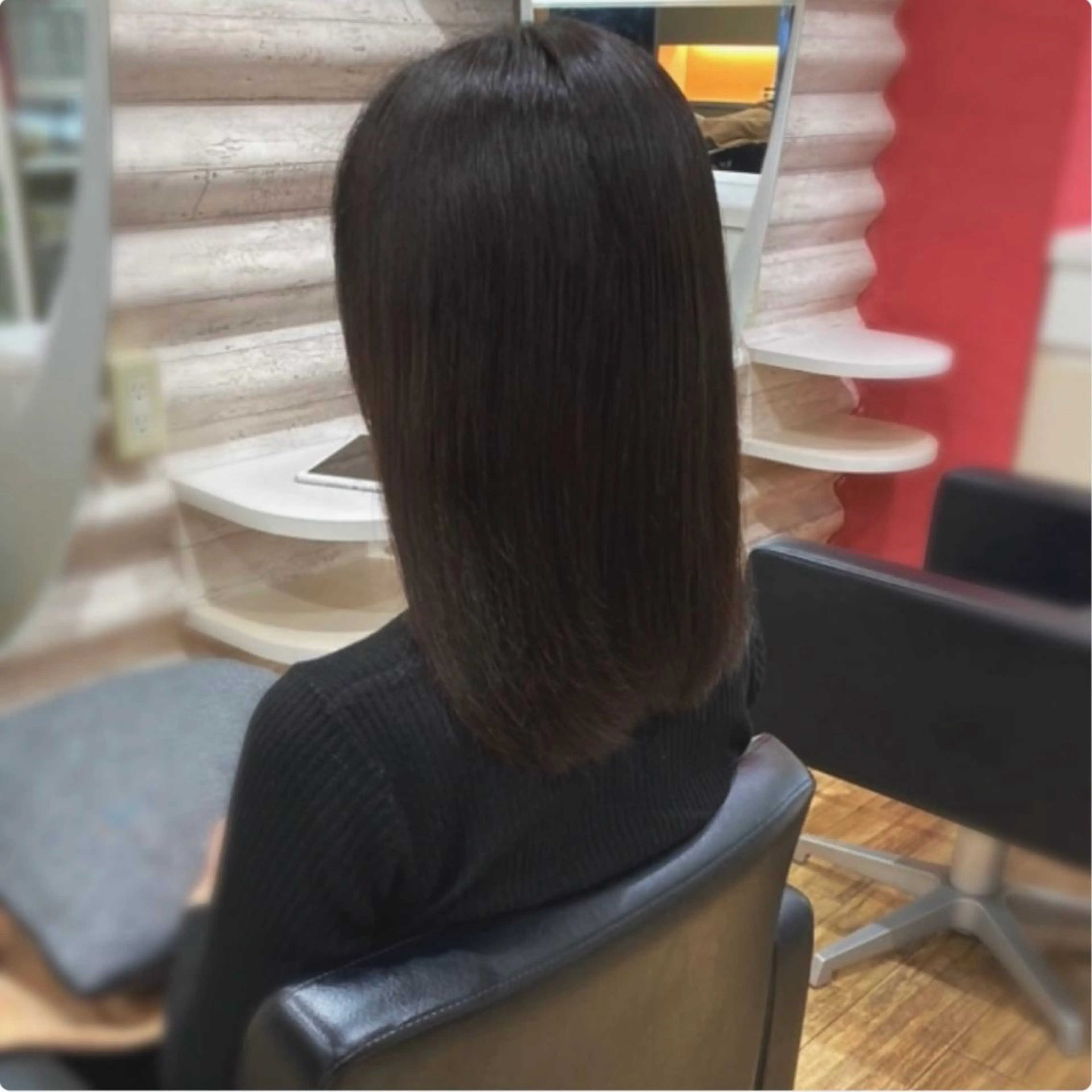 セミロング カラー 髪質改善 トリートメント まとまる軽さカット× トリートメント特化店のヘアスタイル