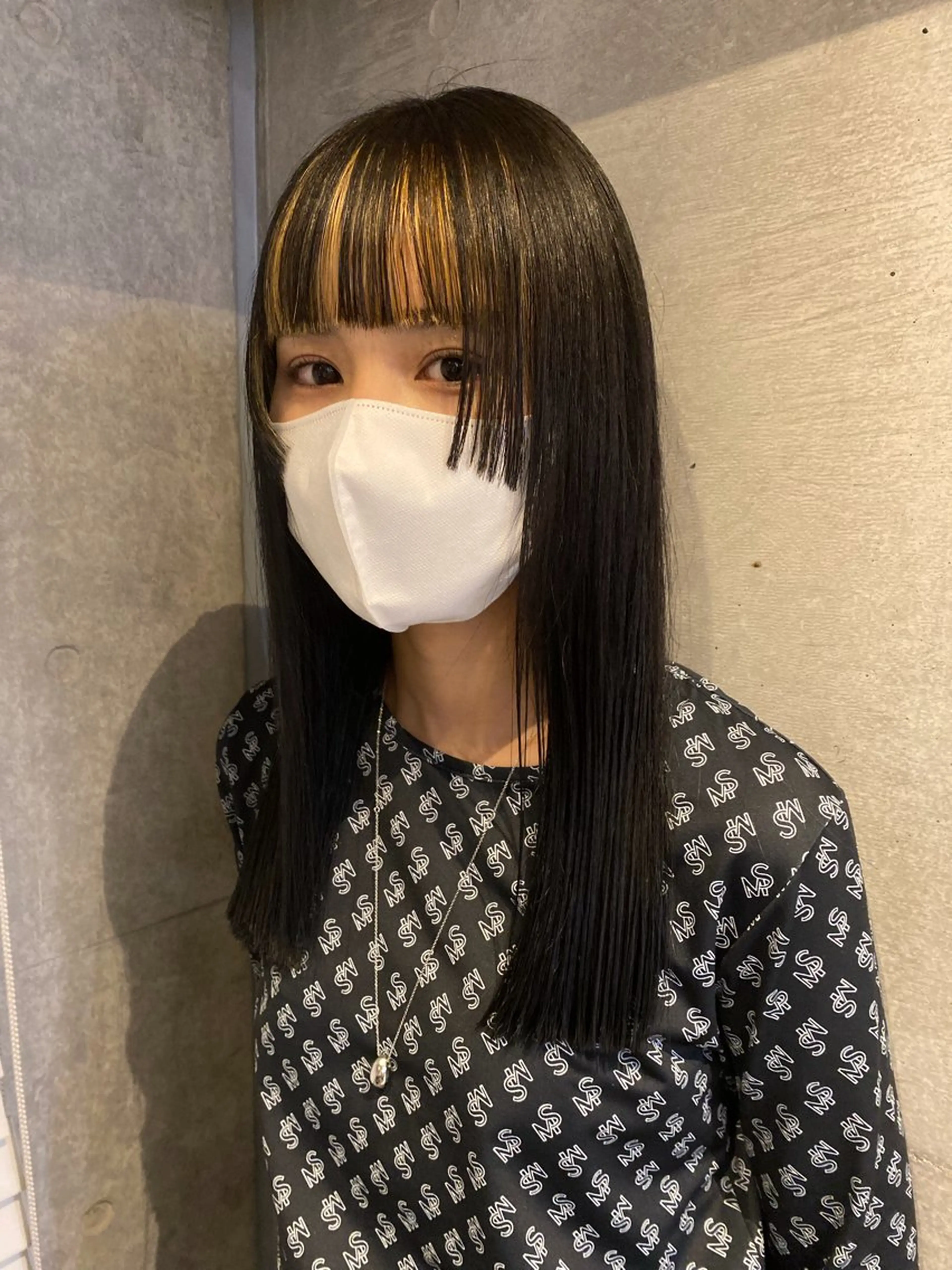ロング カラー 室谷 侑奈のヘアスタイル