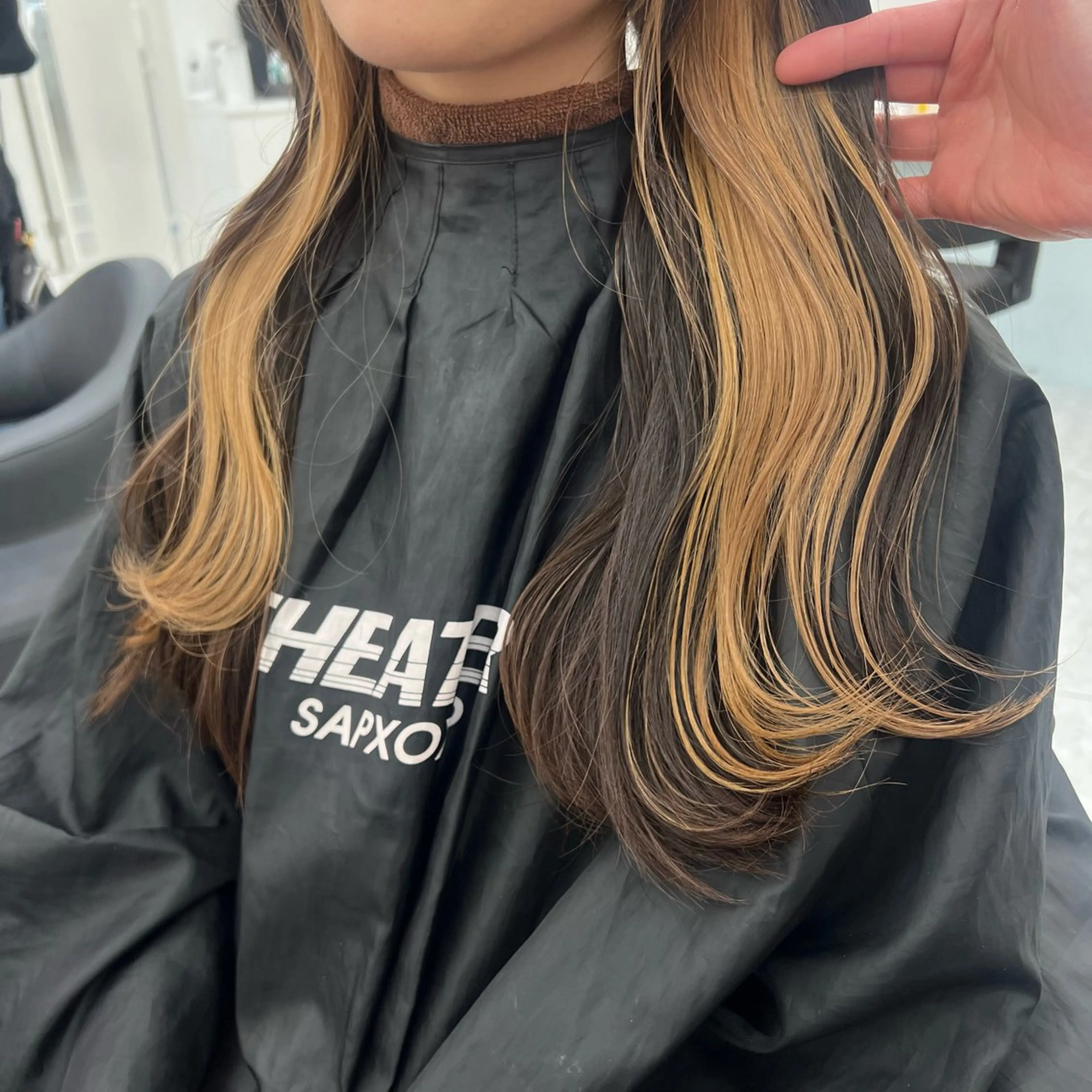 ロング カラー カット 縮毛矯正 韓国スタイル🇰🇷 トレンドレイヤー🪡のヘアスタイル